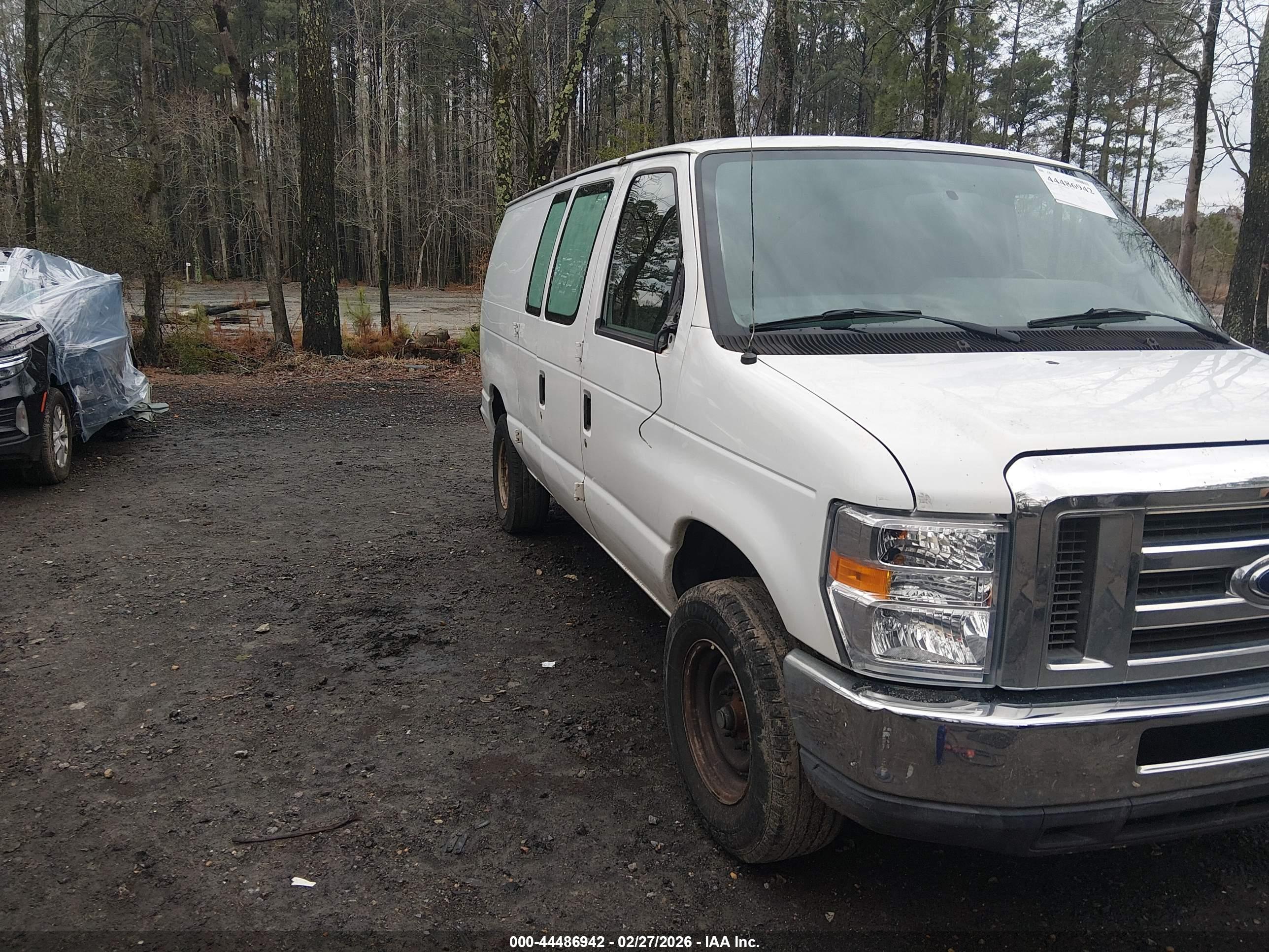 FORD E-250 image 6