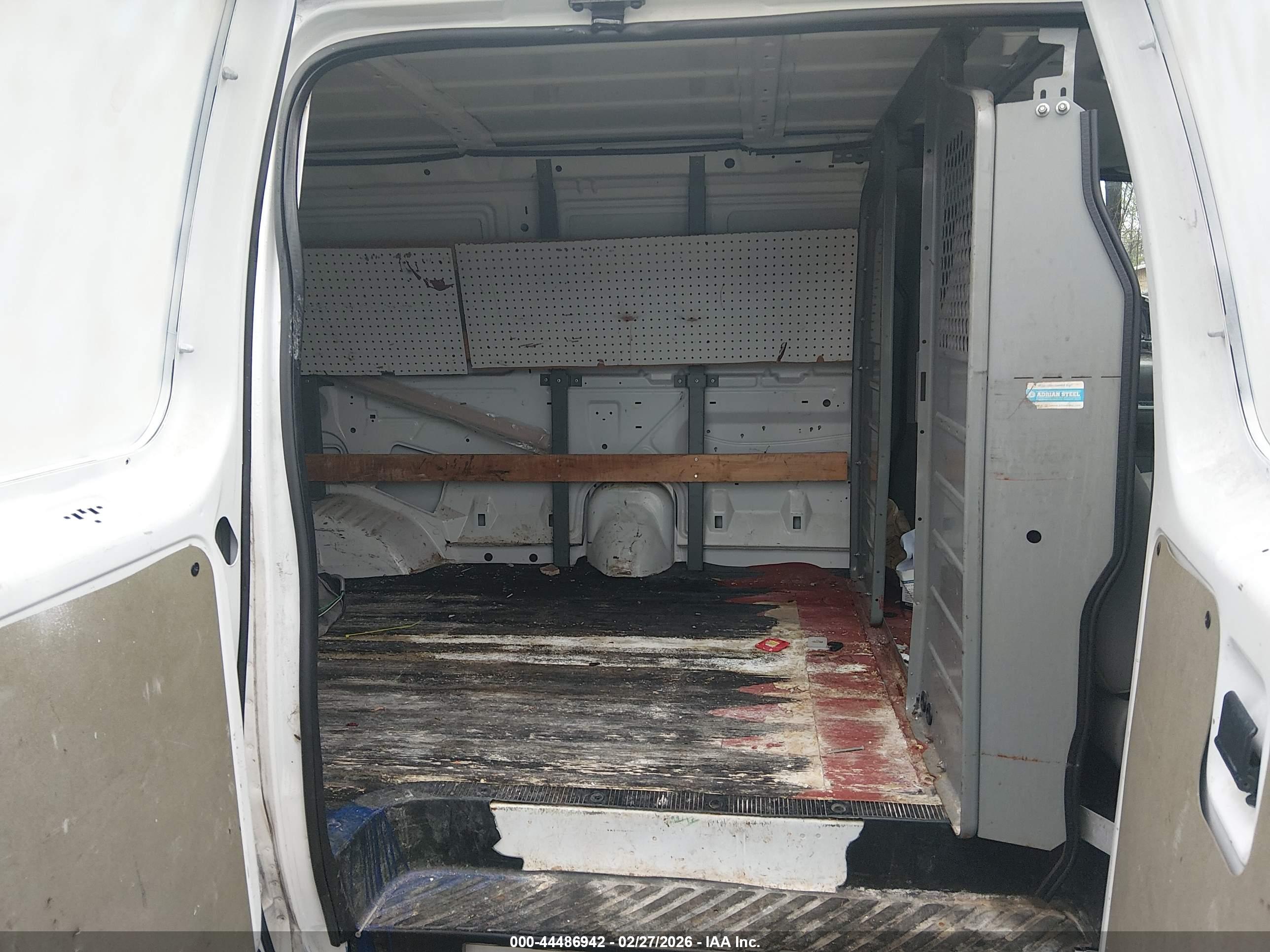 FORD E-250 image 8