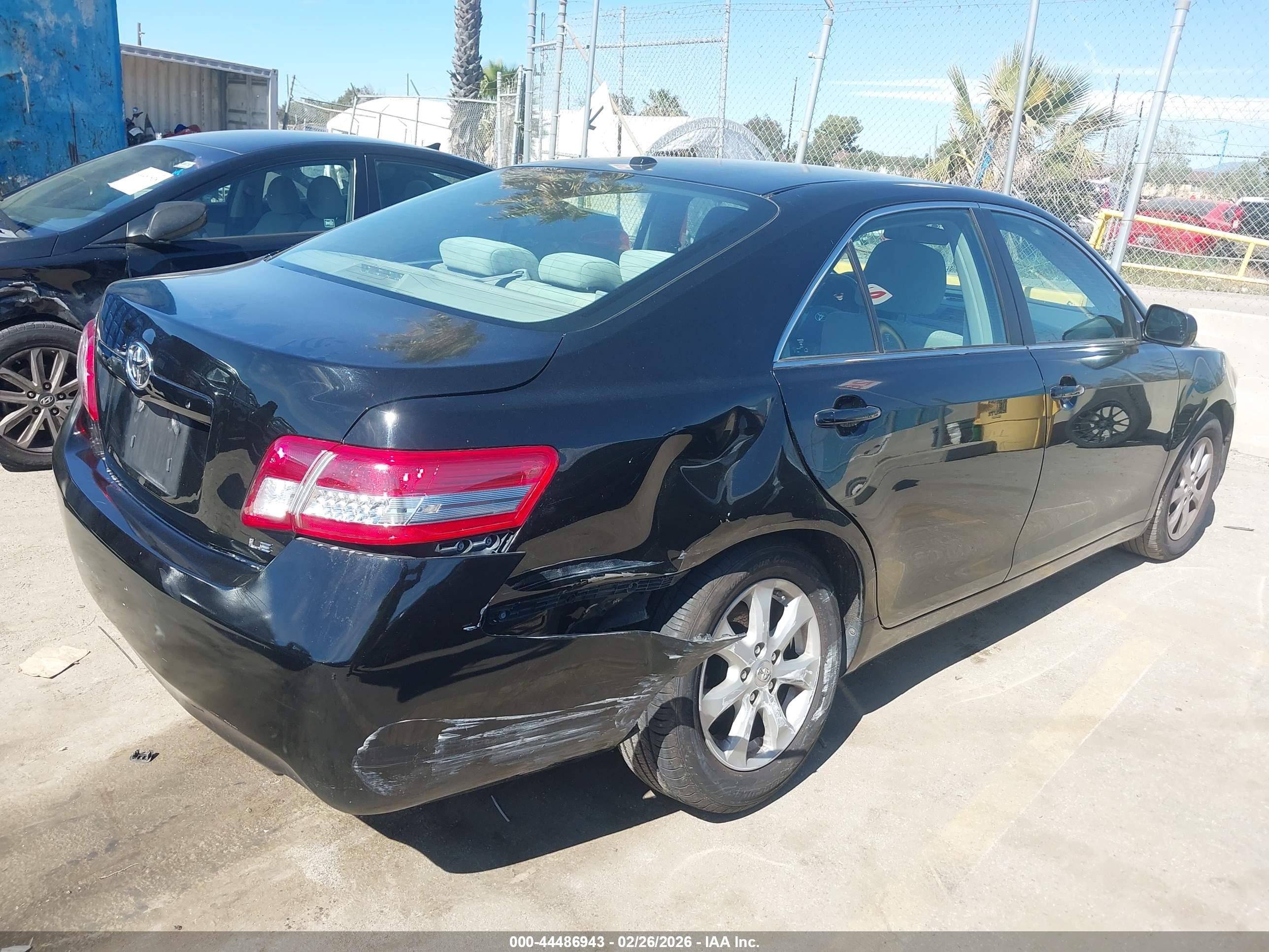 TOYOTA CAMRY image 4