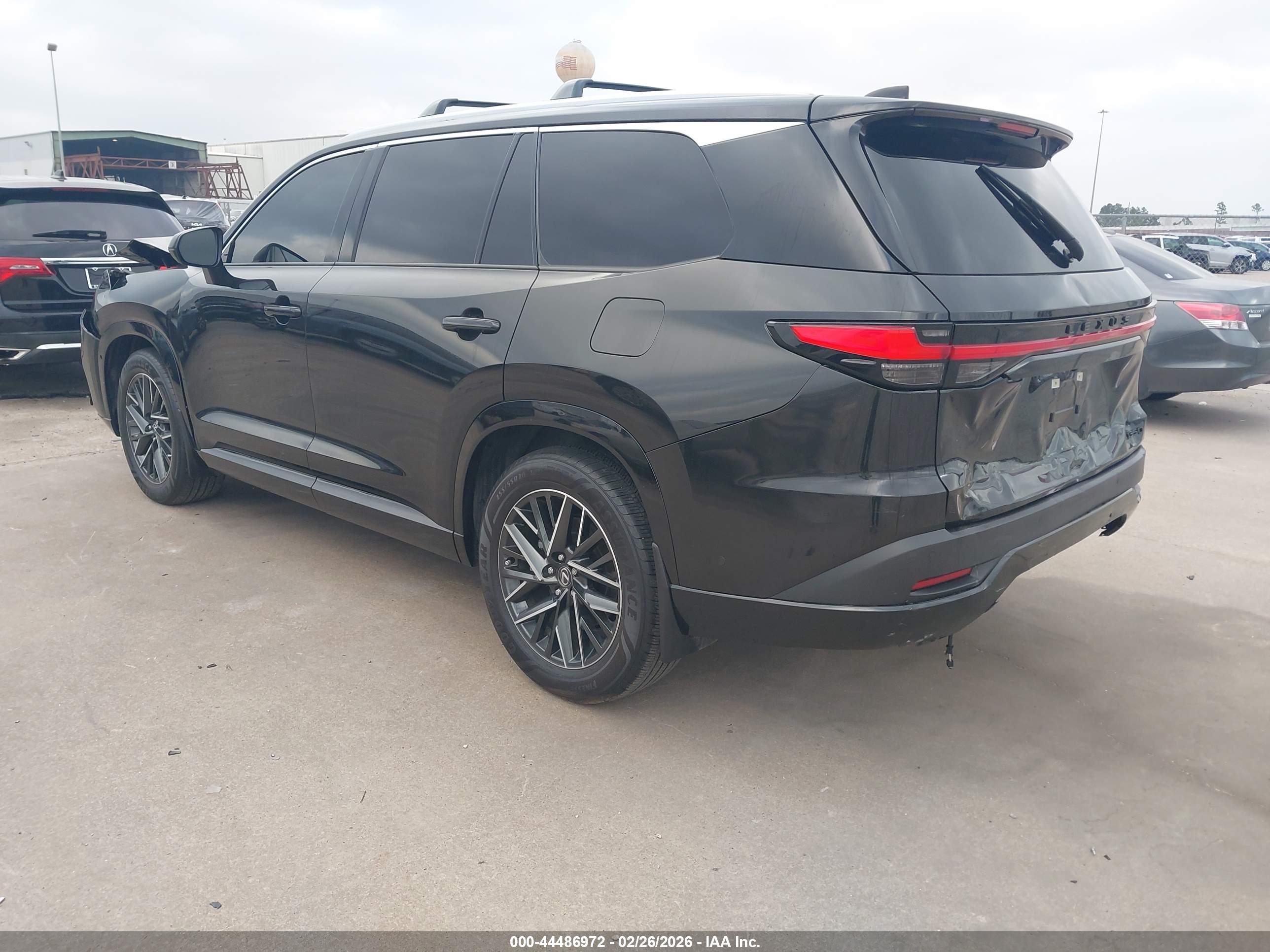 LEXUS TX image 3
