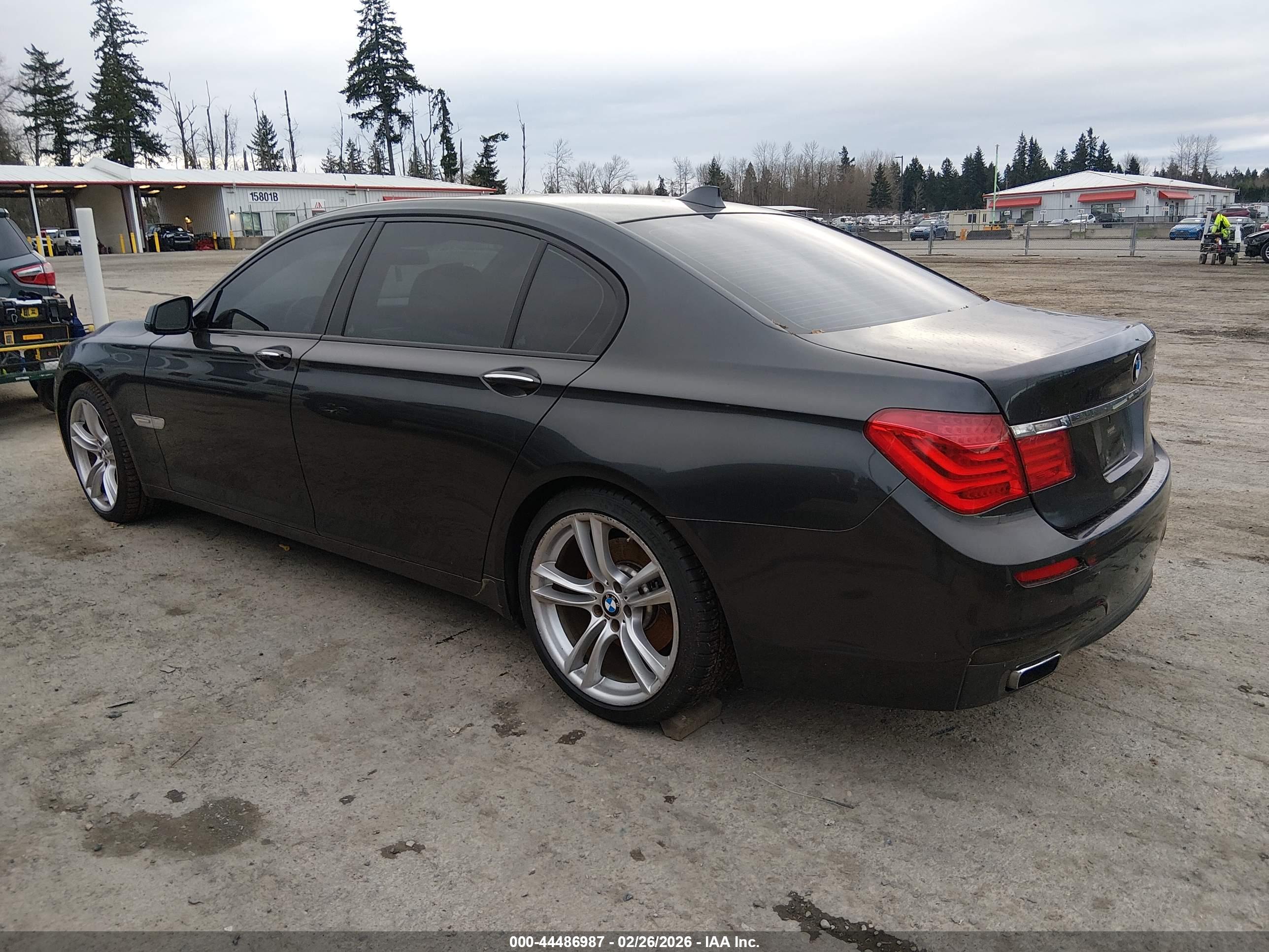 BMW 740LI image 3