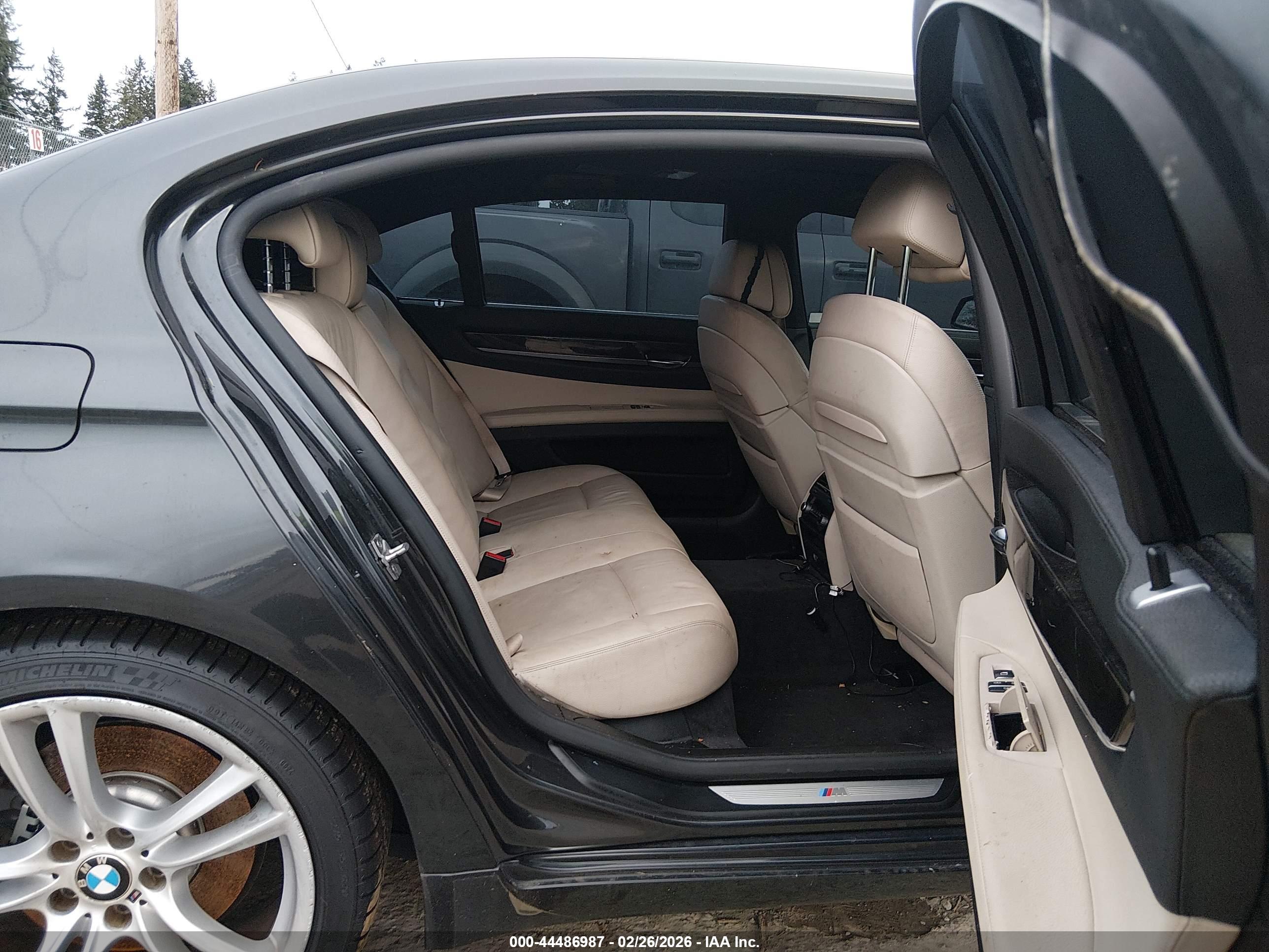 BMW 740LI image 8