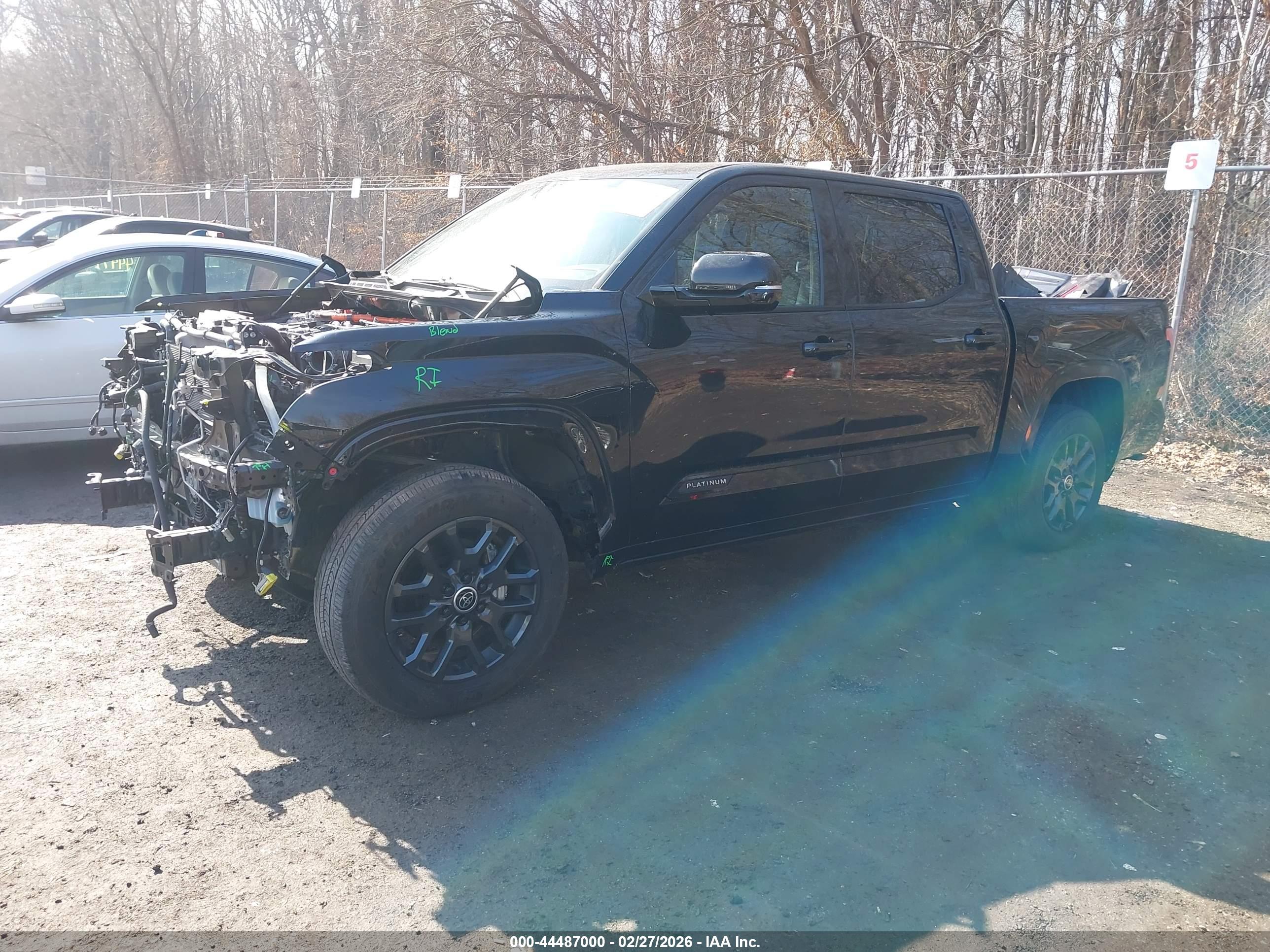 TOYOTA TUNDRA image 2