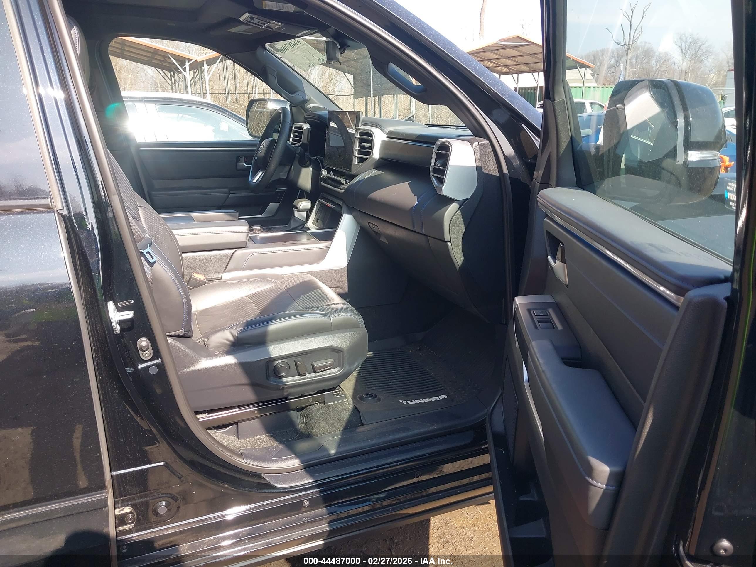 TOYOTA TUNDRA image 5
