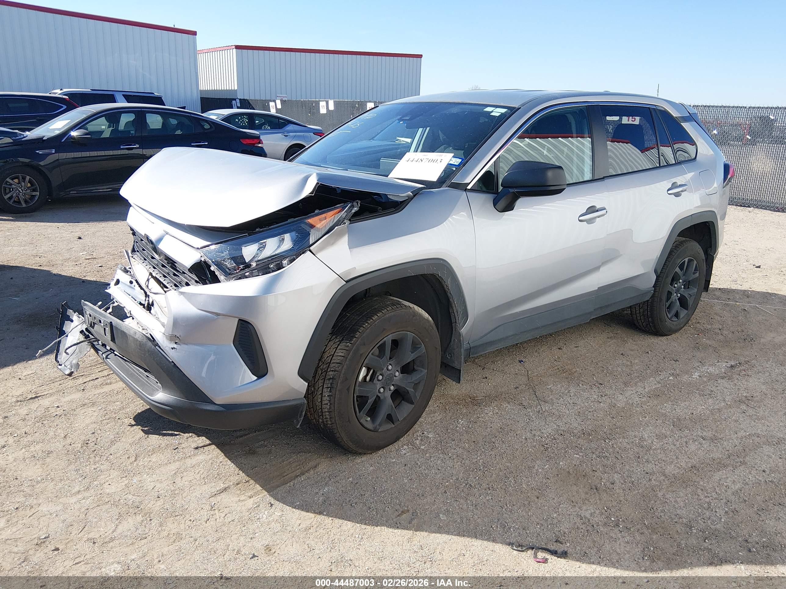 TOYOTA RAV4 image 2
