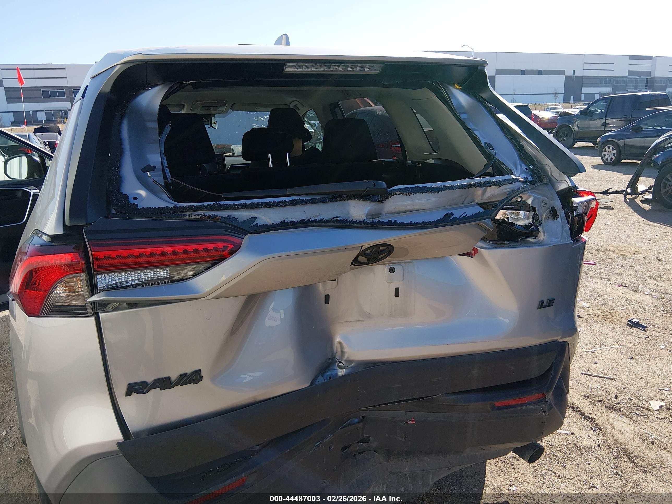 TOYOTA RAV4 image 6