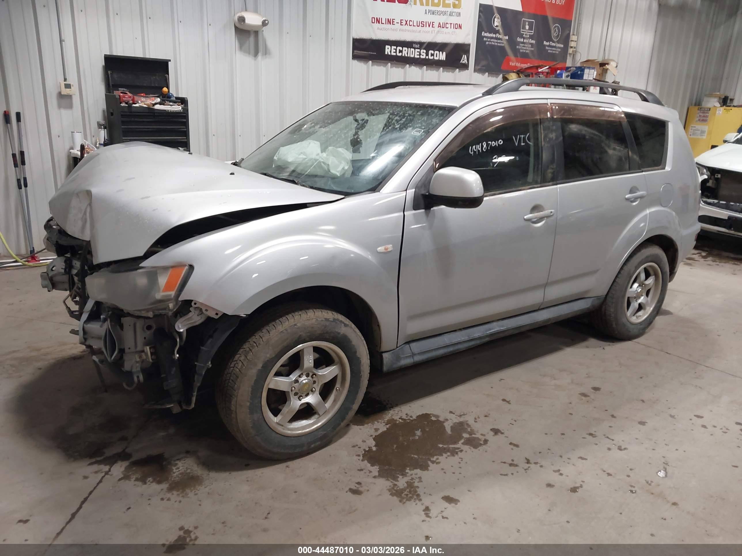 MITSUBISHI OUTLANDER image 2
