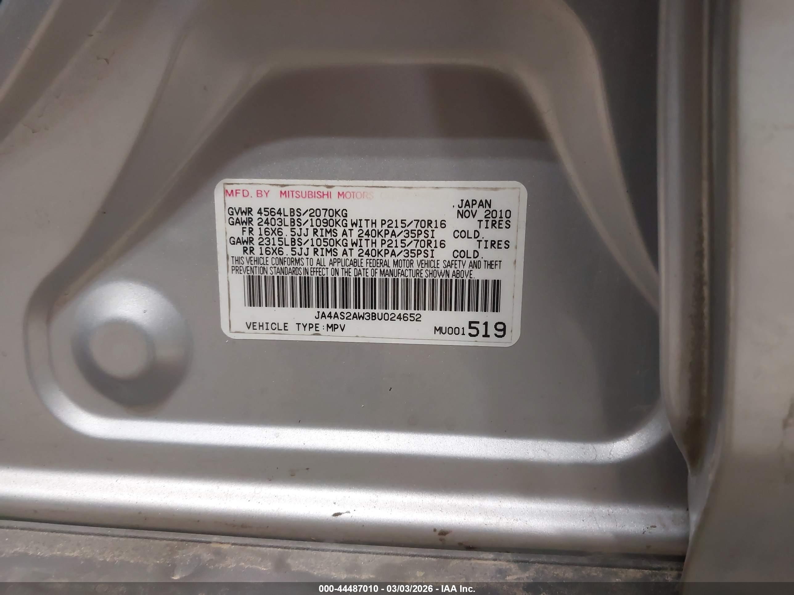 MITSUBISHI OUTLANDER image 9