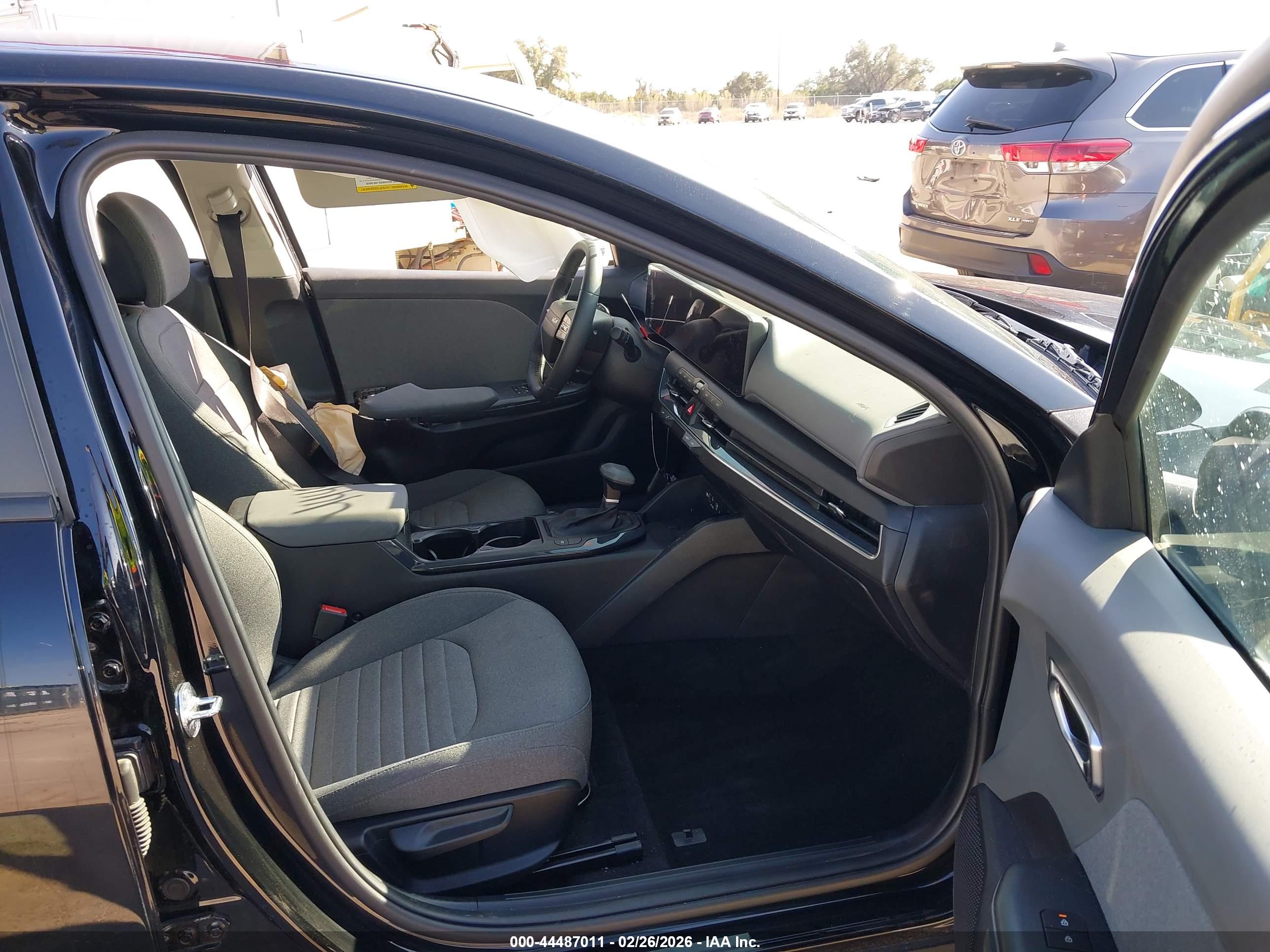 KIA K4 image 5