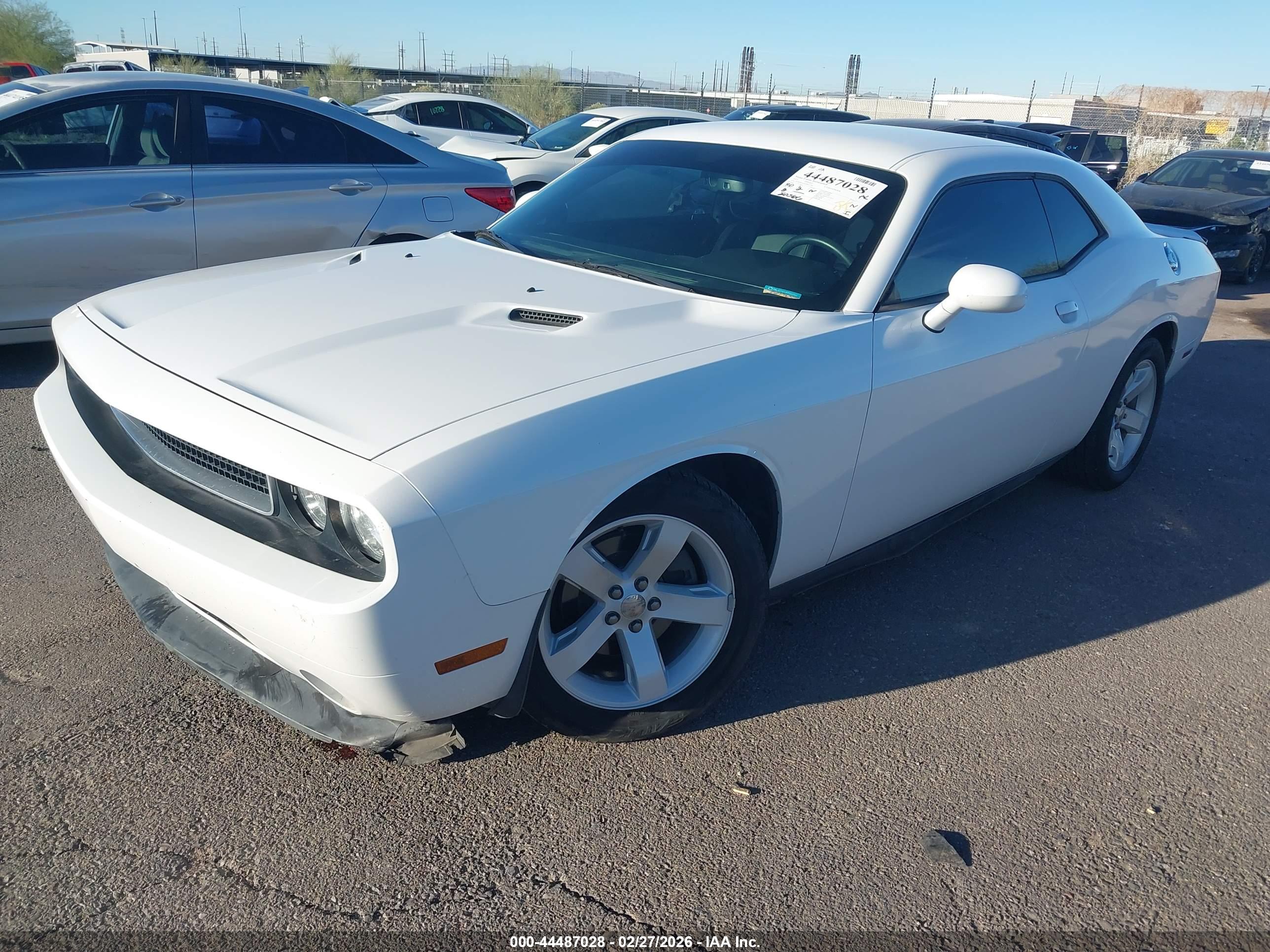 DODGE CHALLENGER image 2