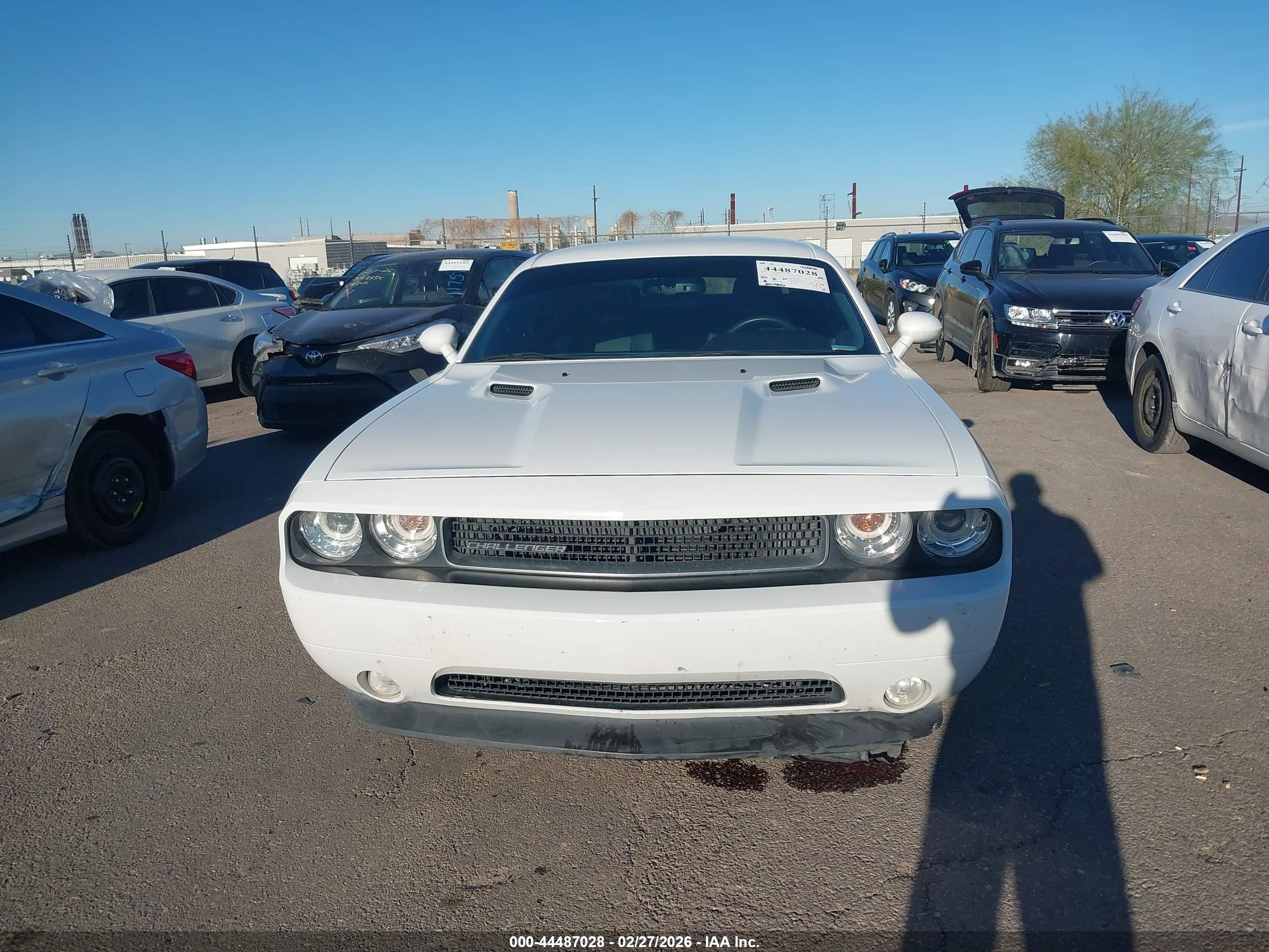 DODGE CHALLENGER image 6