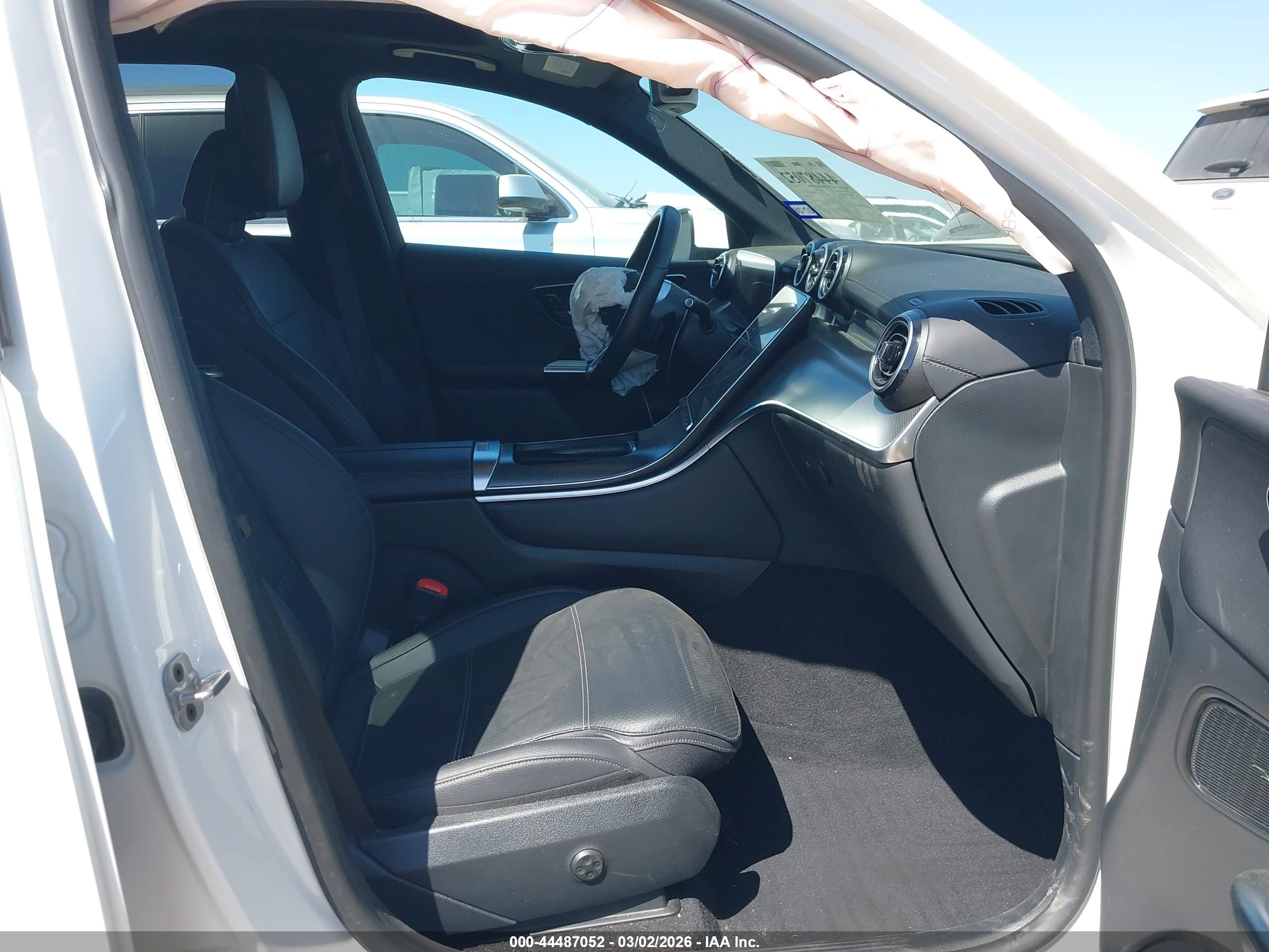 MERCEDES-BENZ GLC image 5