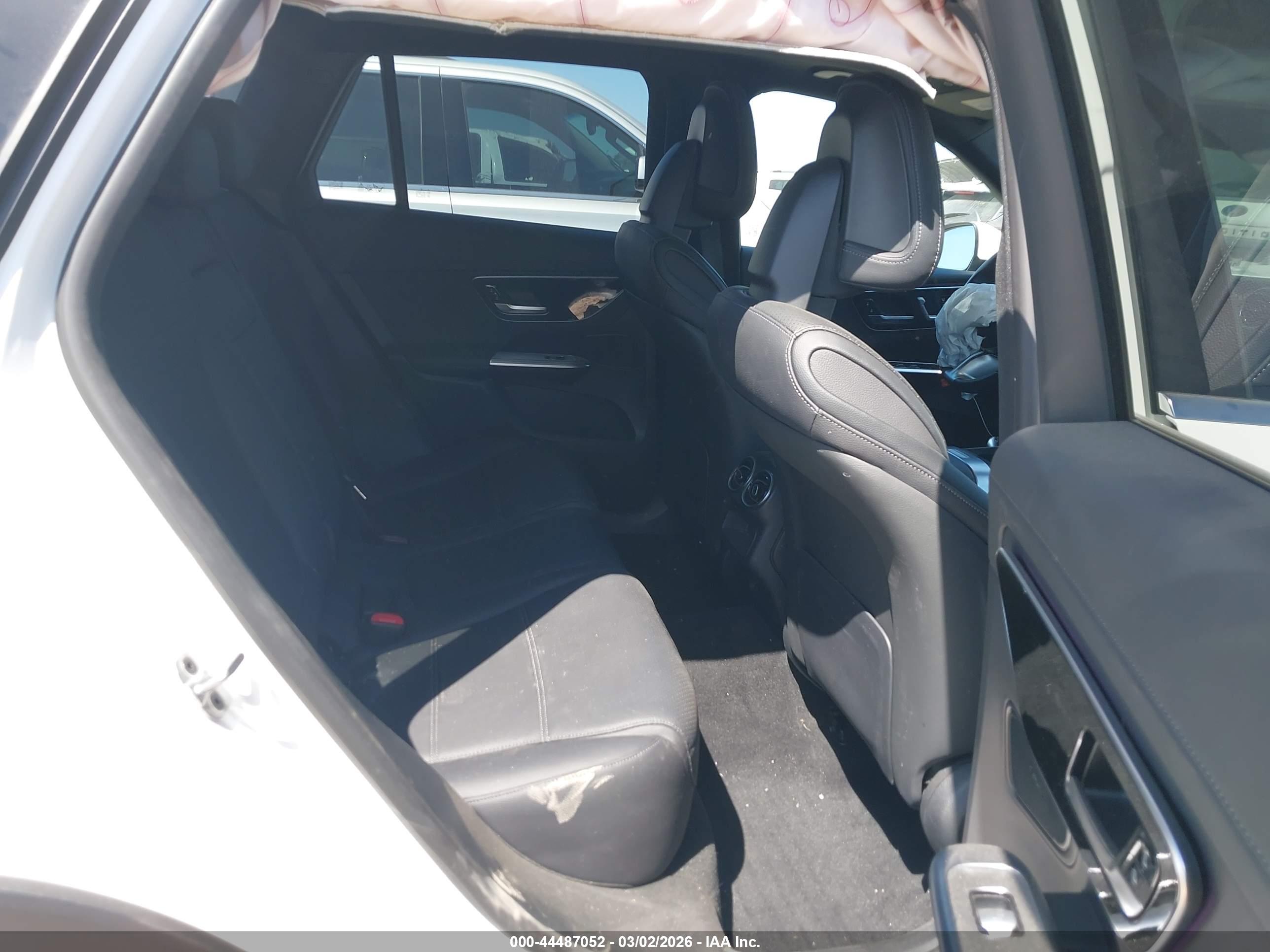 MERCEDES-BENZ GLC image 8