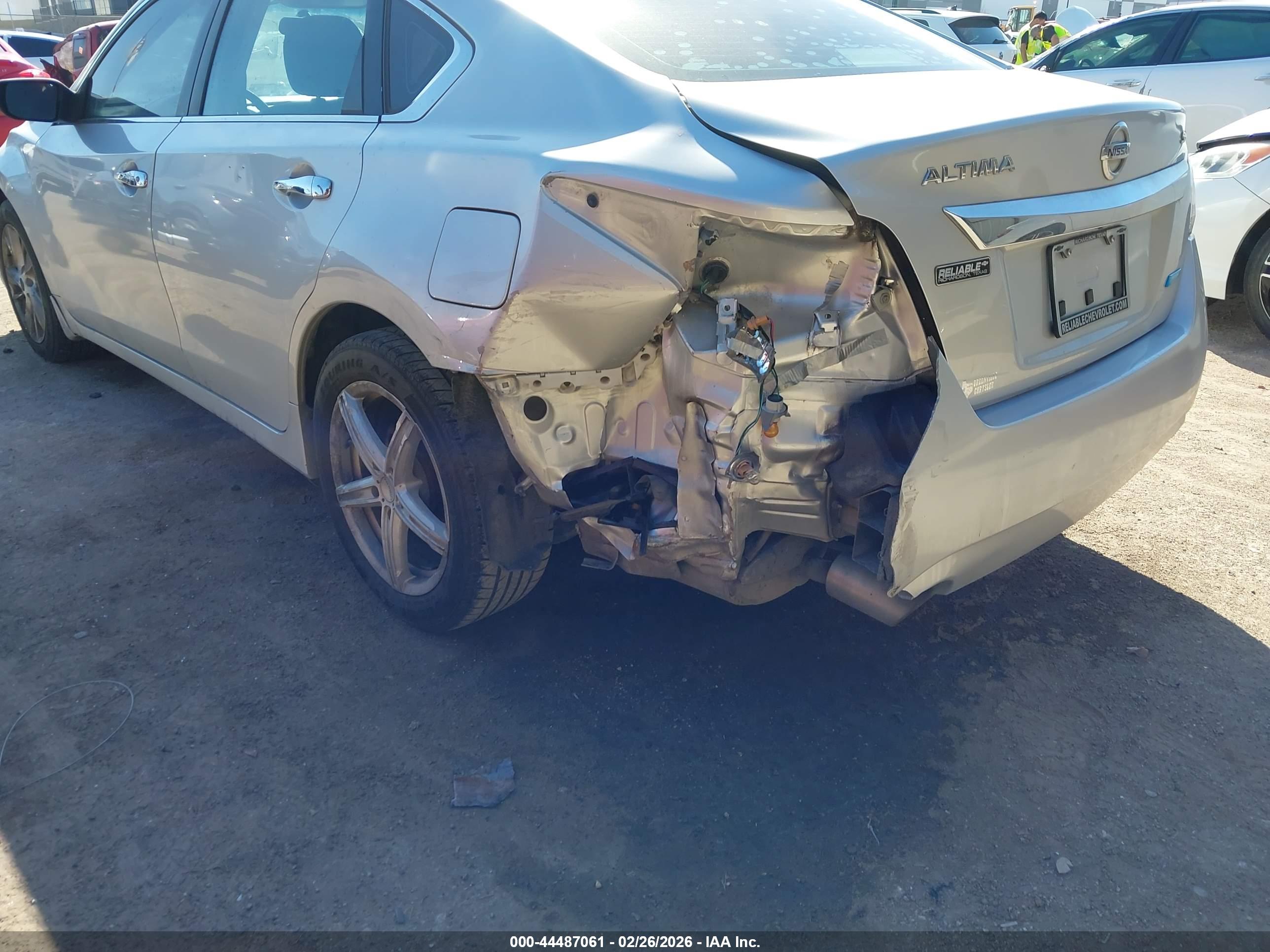 NISSAN ALTIMA image 6