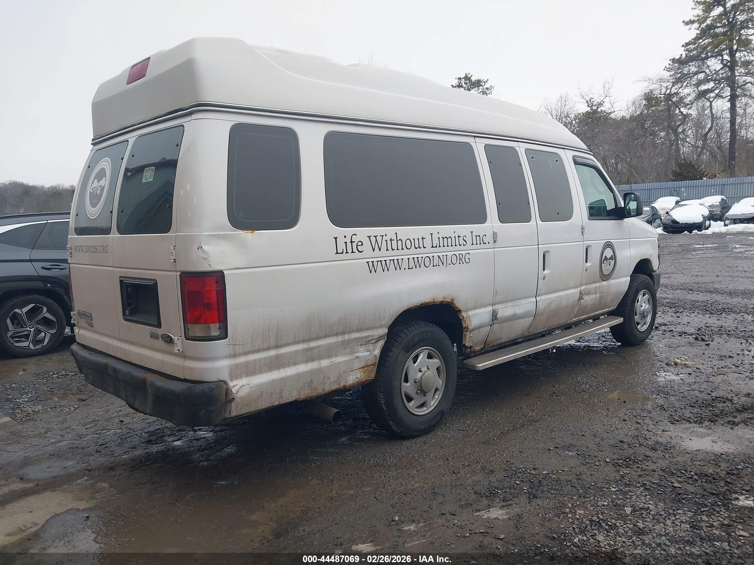 FORD E-350 image 4
