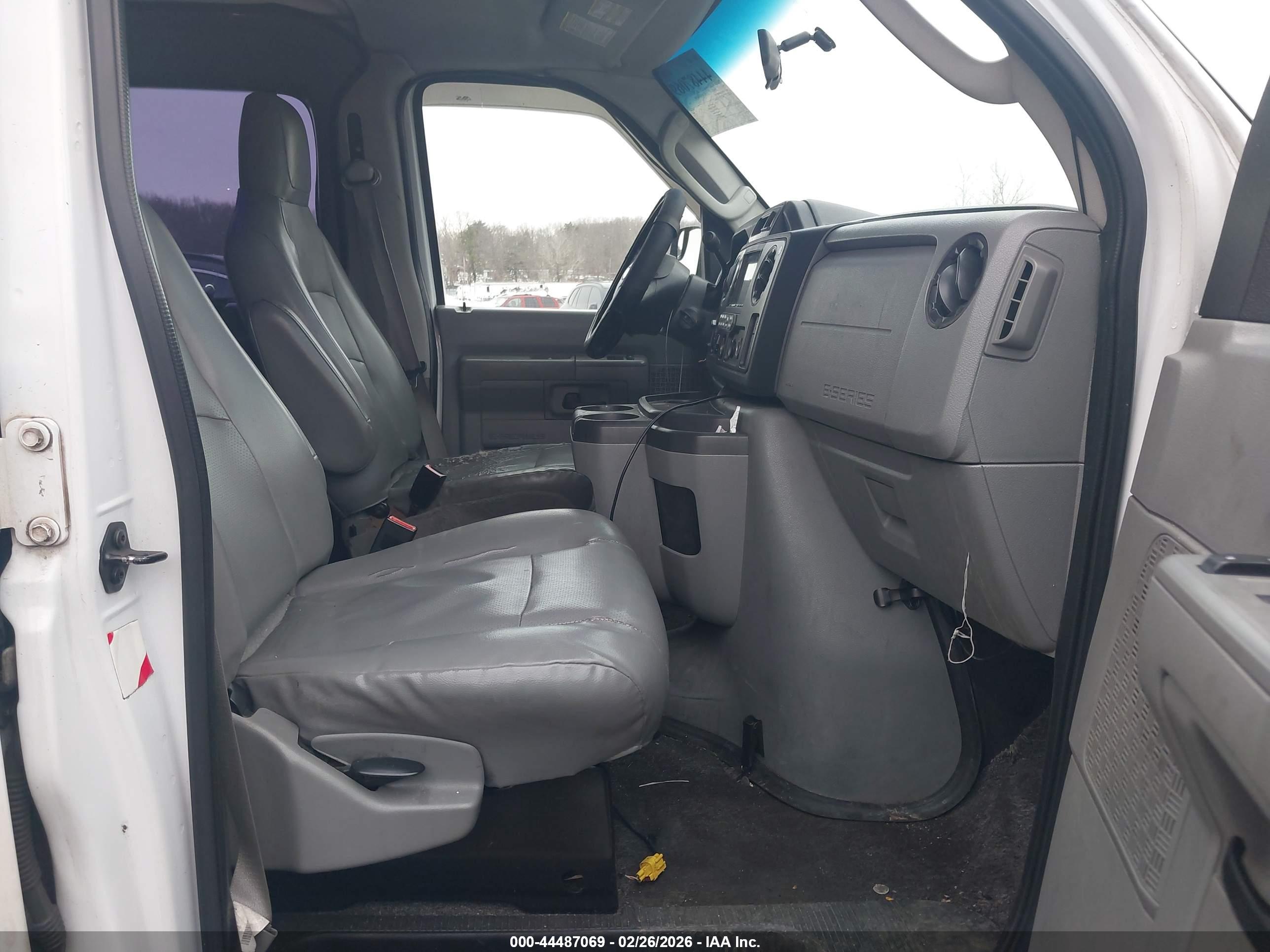 FORD E-350 image 5