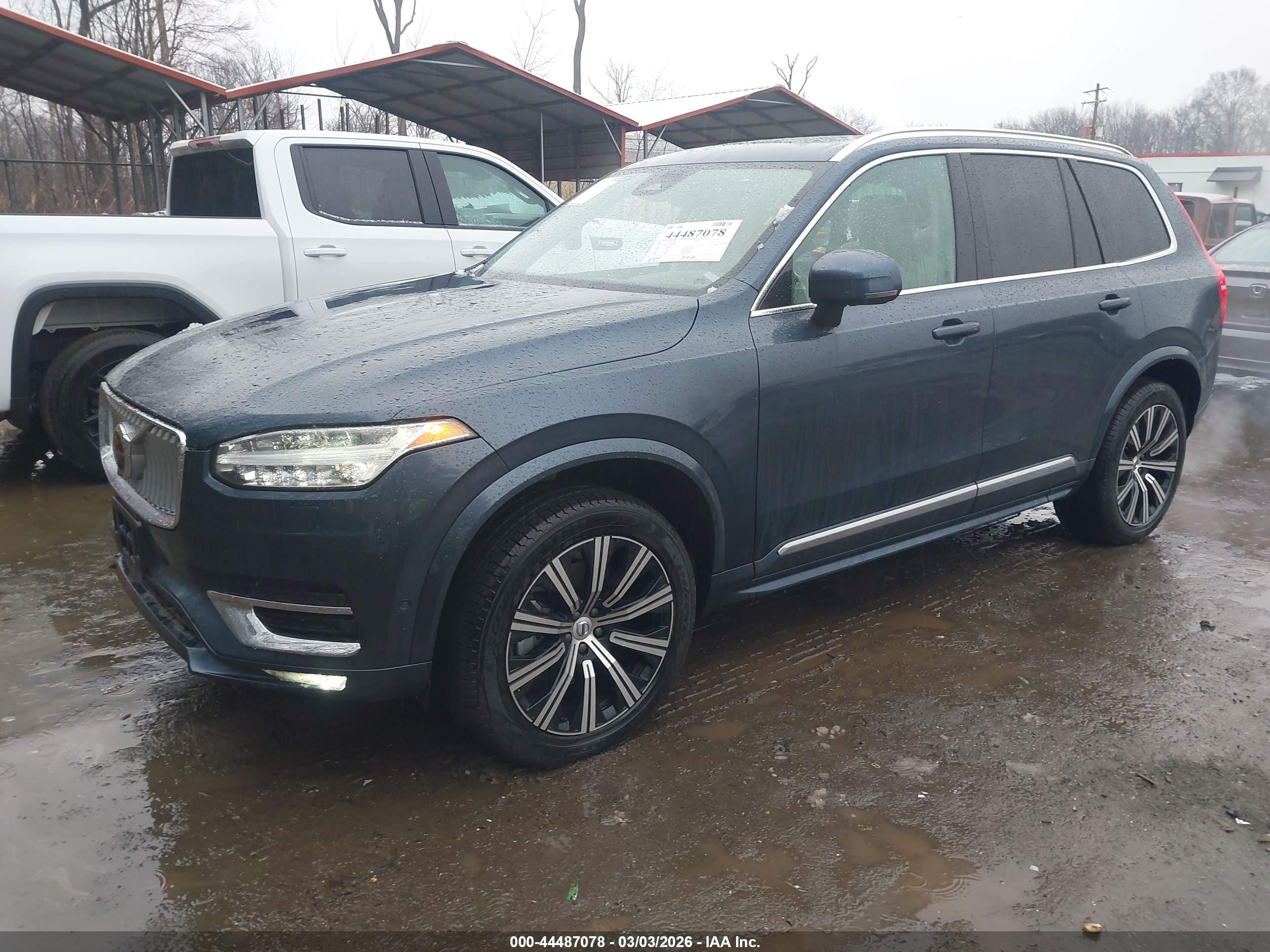 VOLVO XC90 image 2