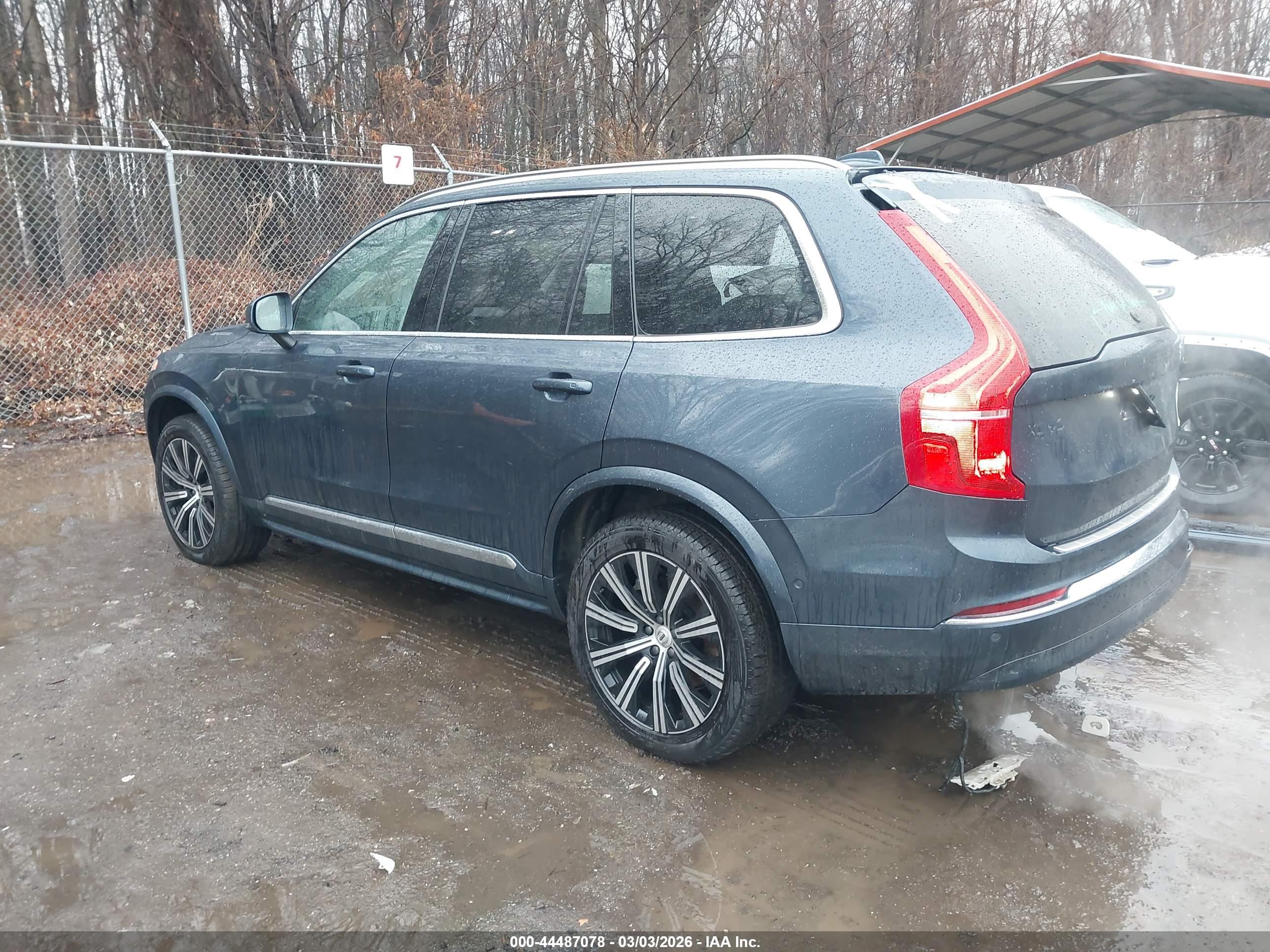 VOLVO XC90 image 3