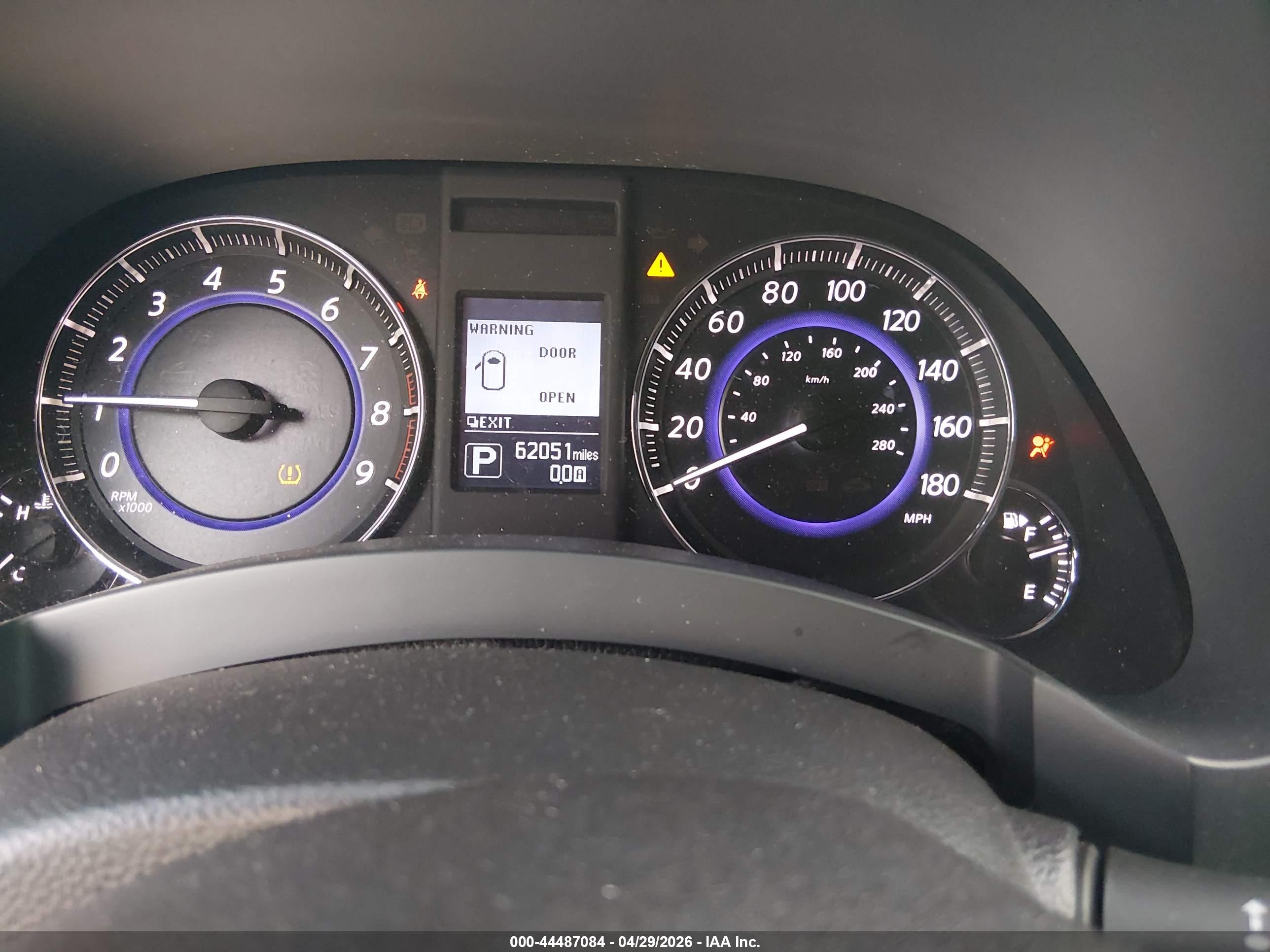 INFINITI QX70 image 7