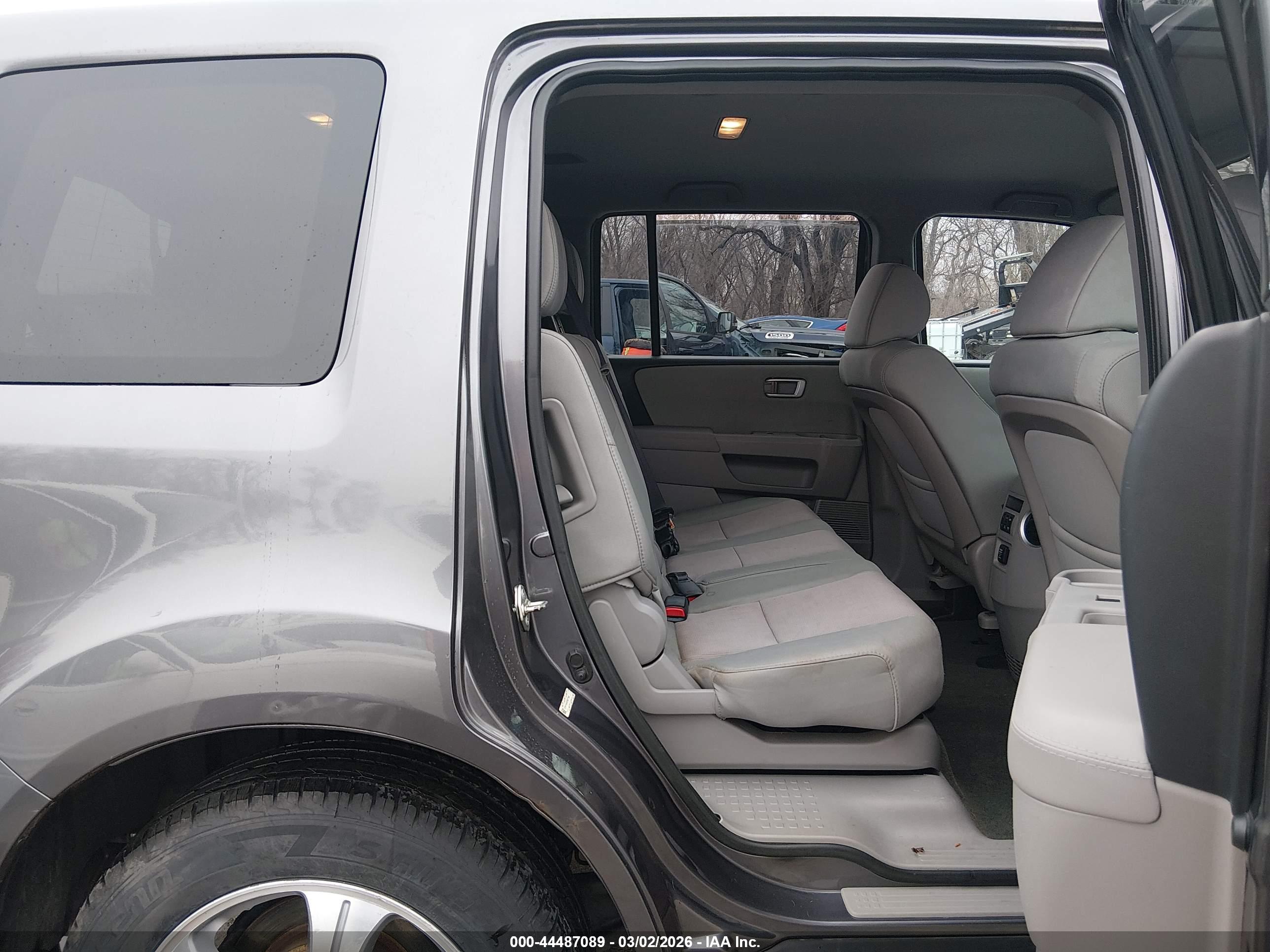 HONDA PILOT image 8