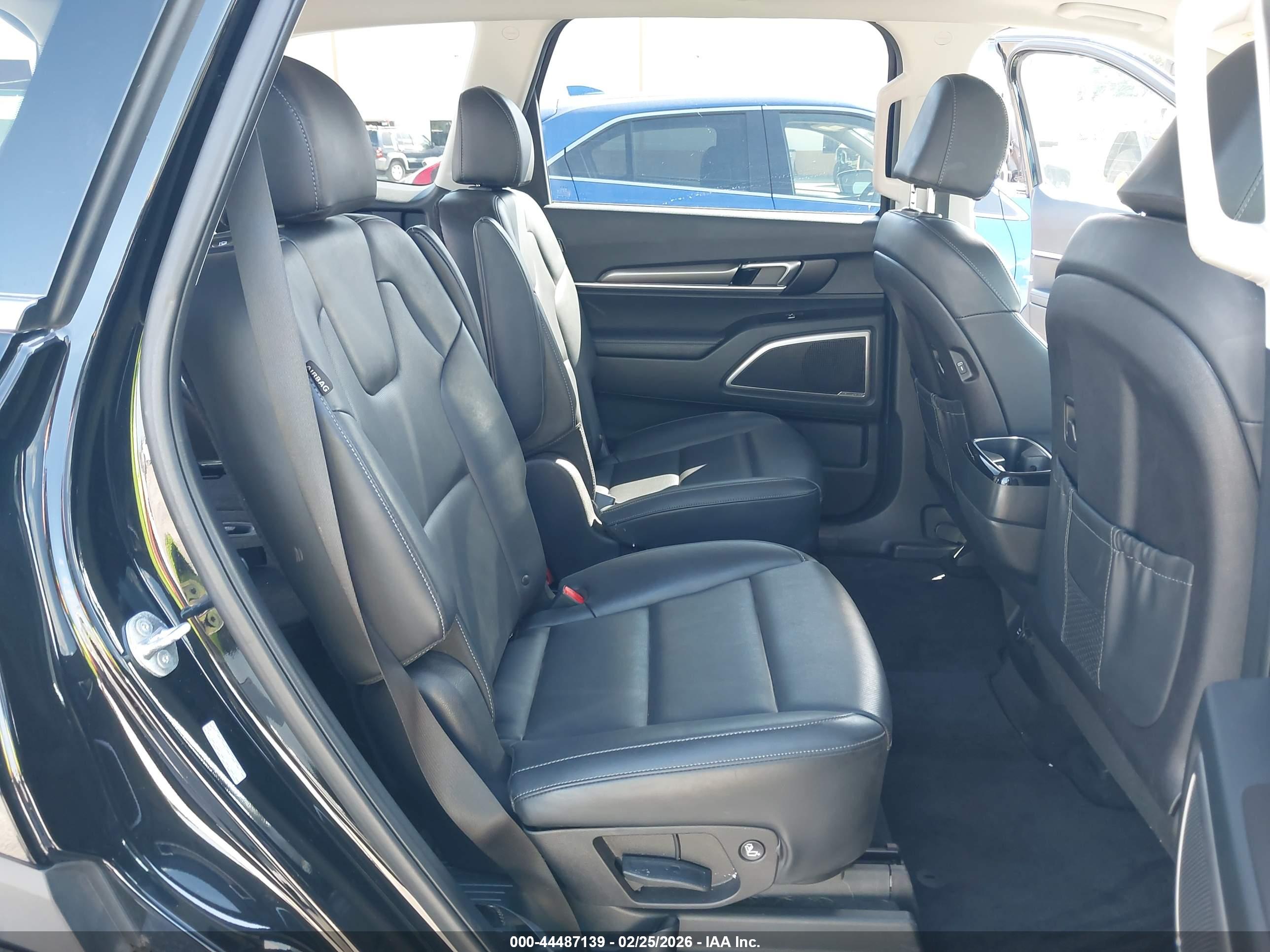 KIA TELLURIDE image 8
