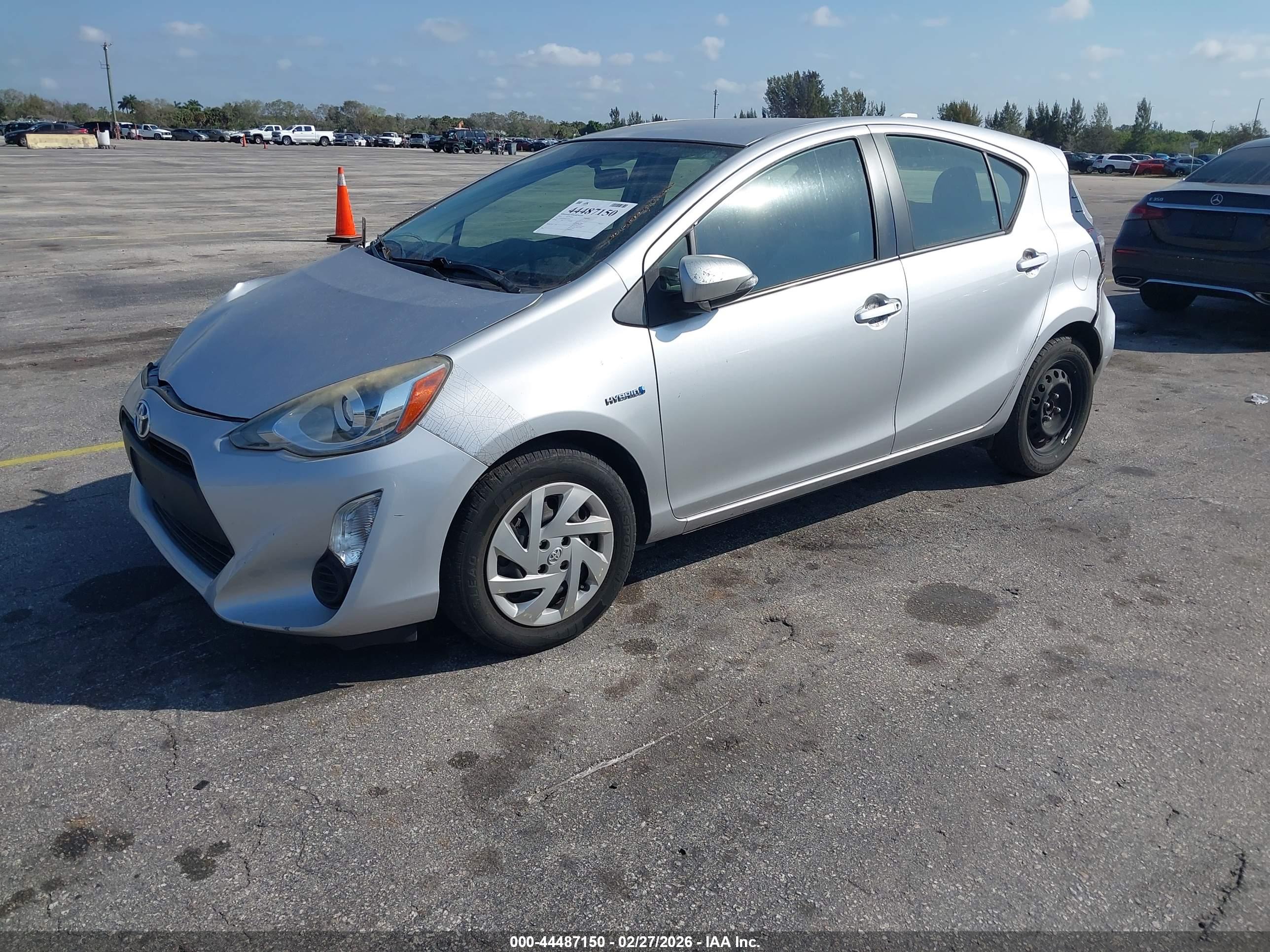 TOYOTA PRIUS image 2