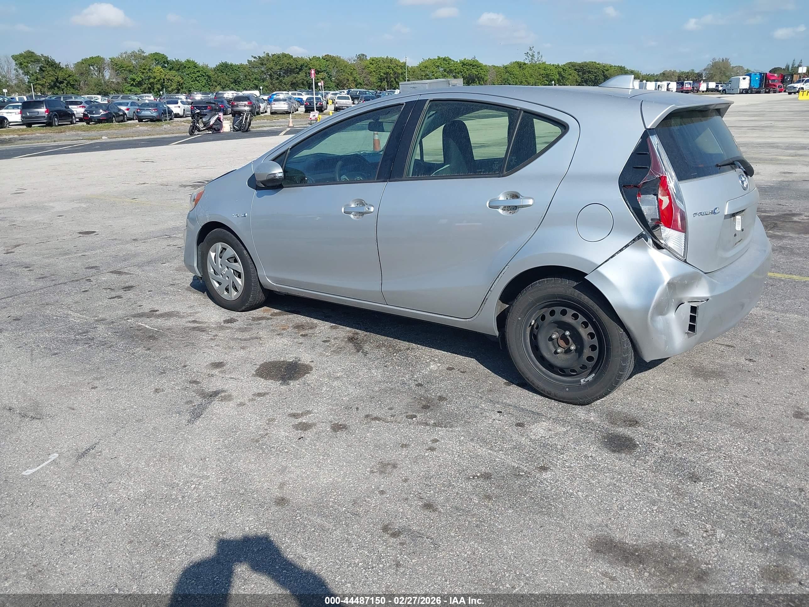TOYOTA PRIUS image 3