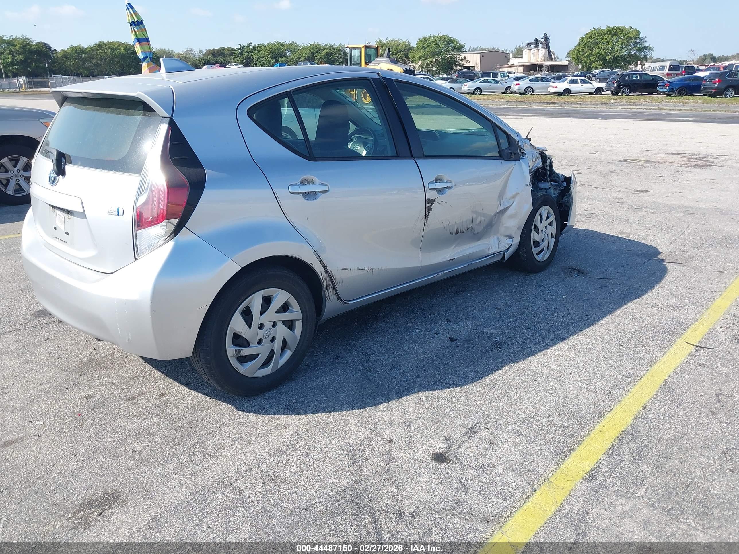TOYOTA PRIUS image 4