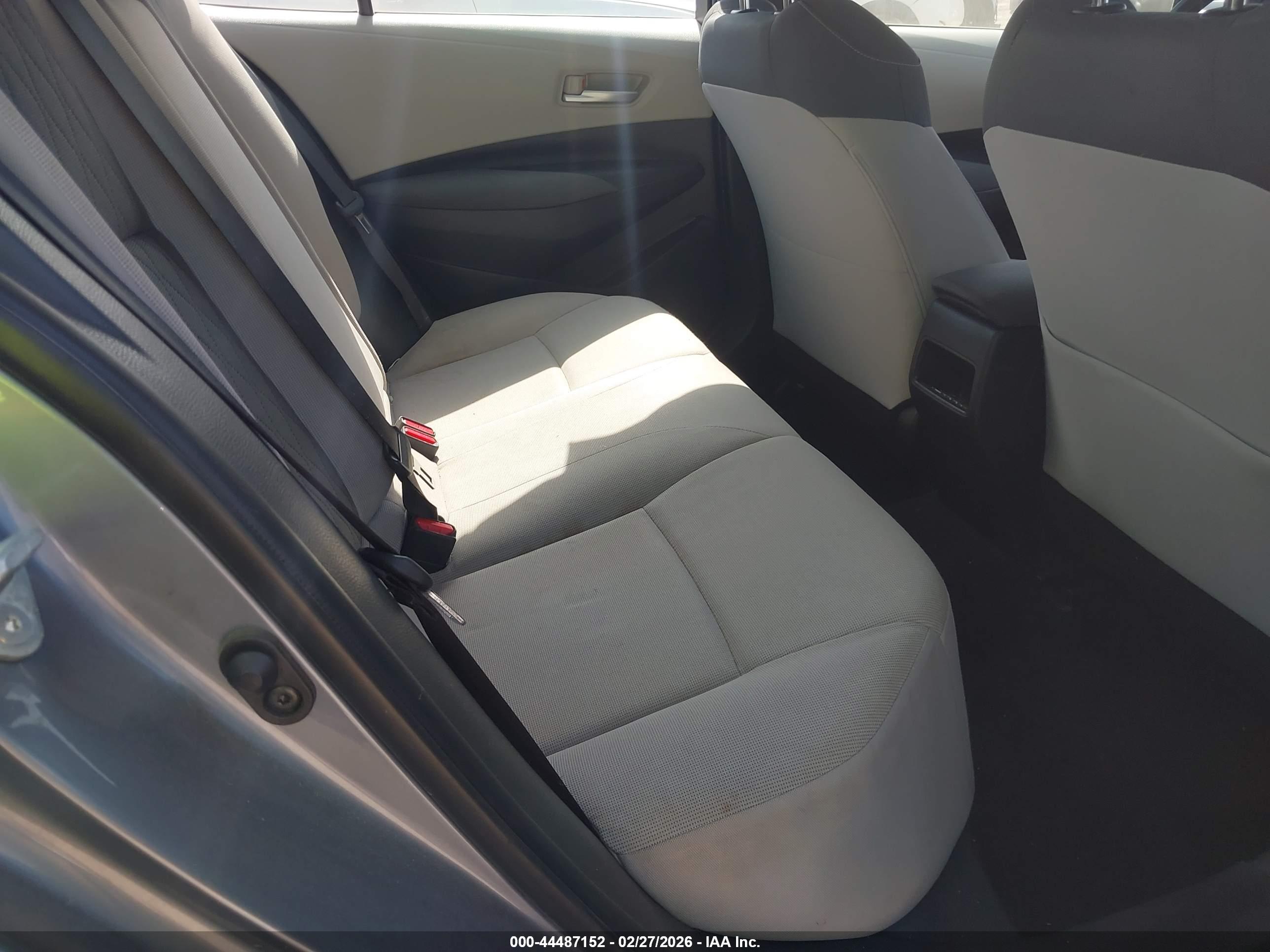 TOYOTA COROLLA image 8
