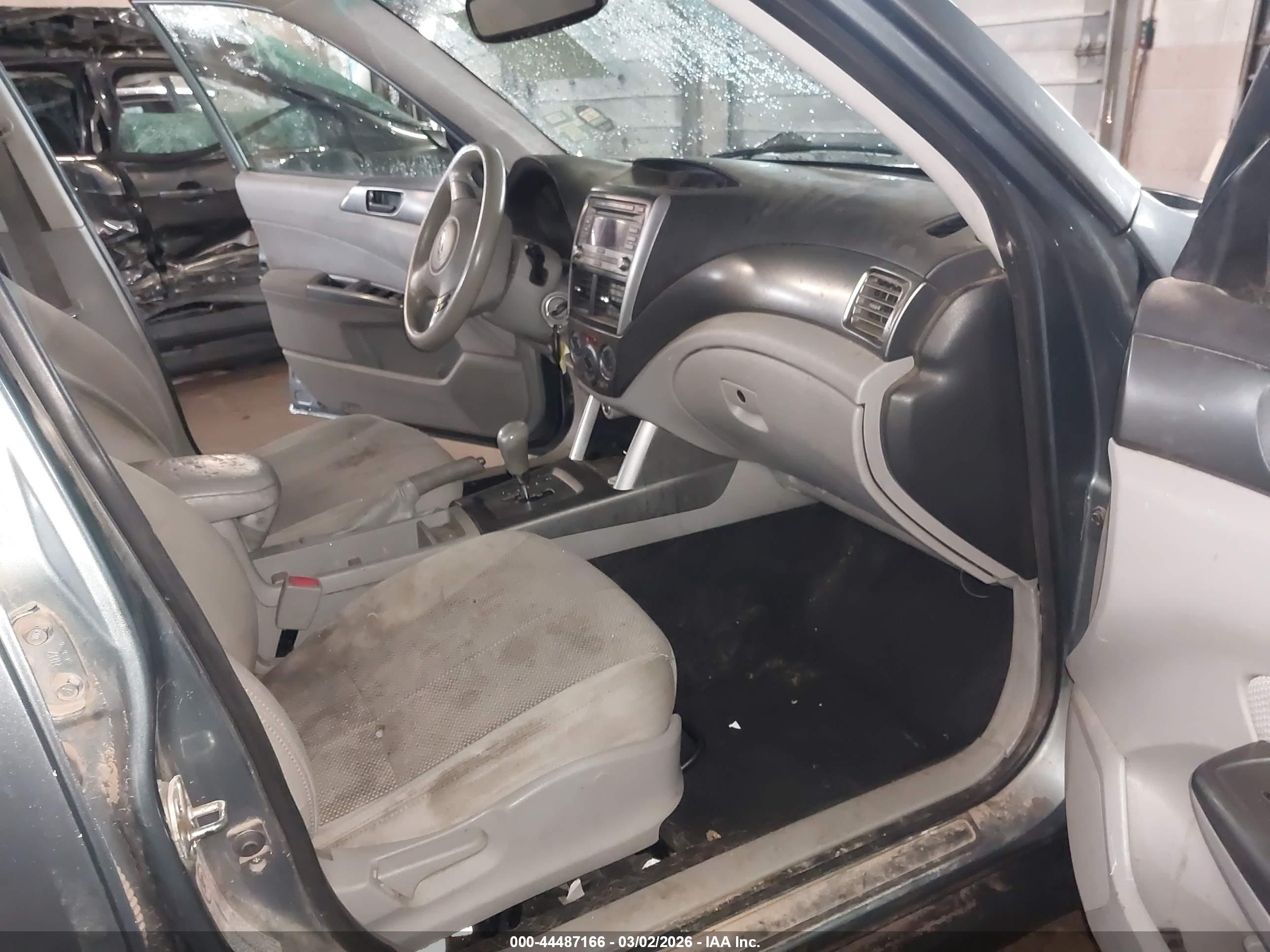 SUBARU FORESTER image 5