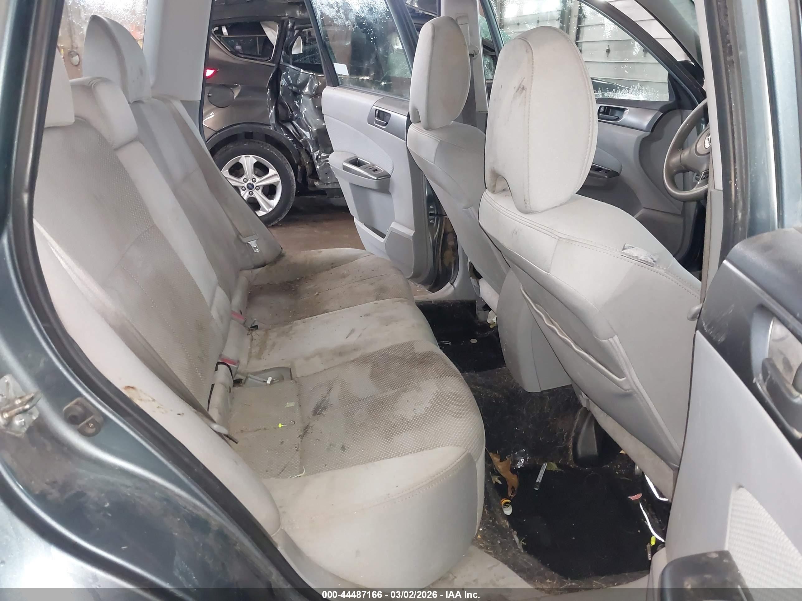 SUBARU FORESTER image 8