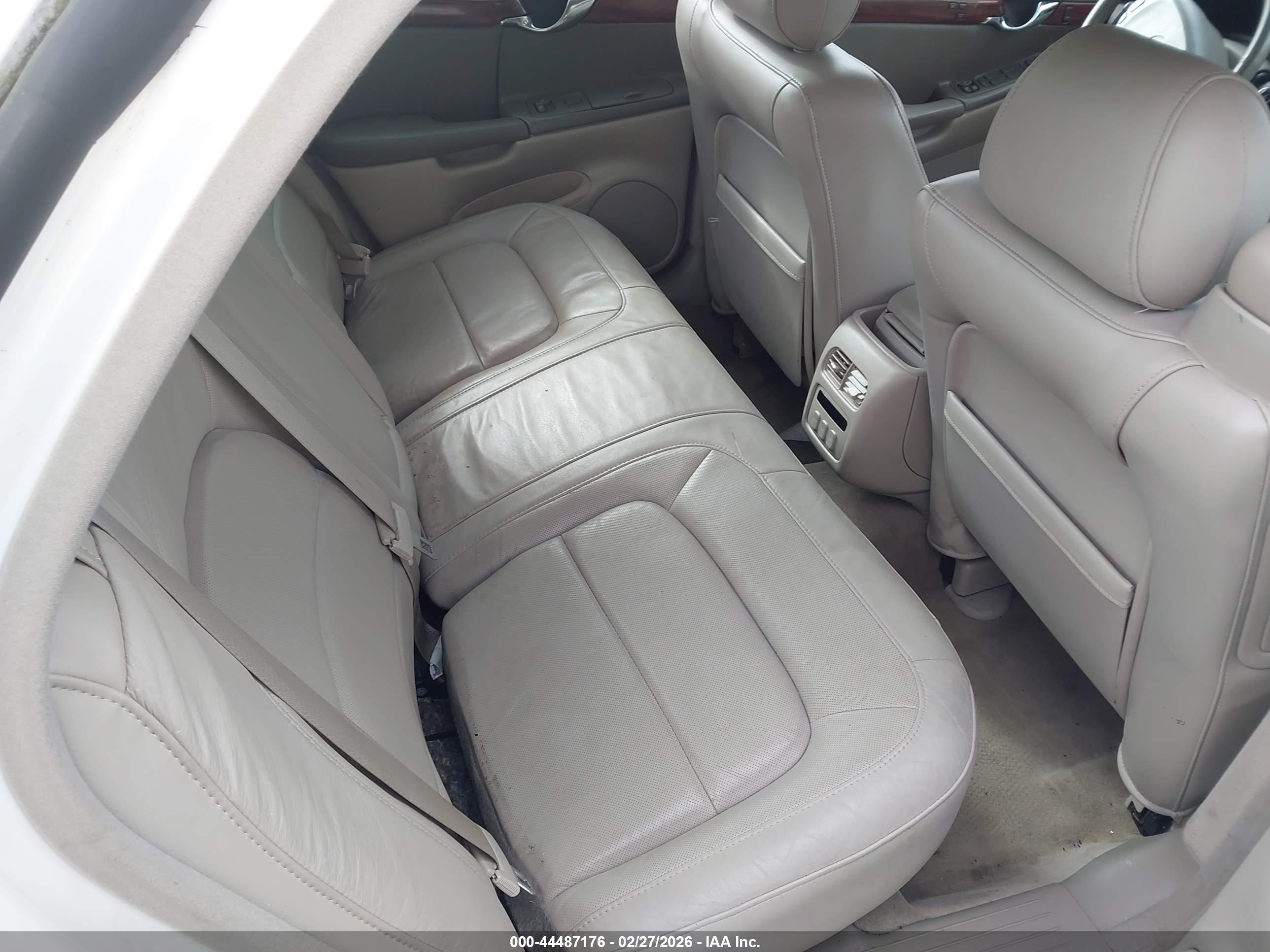 CADILLAC DEVILLE image 8