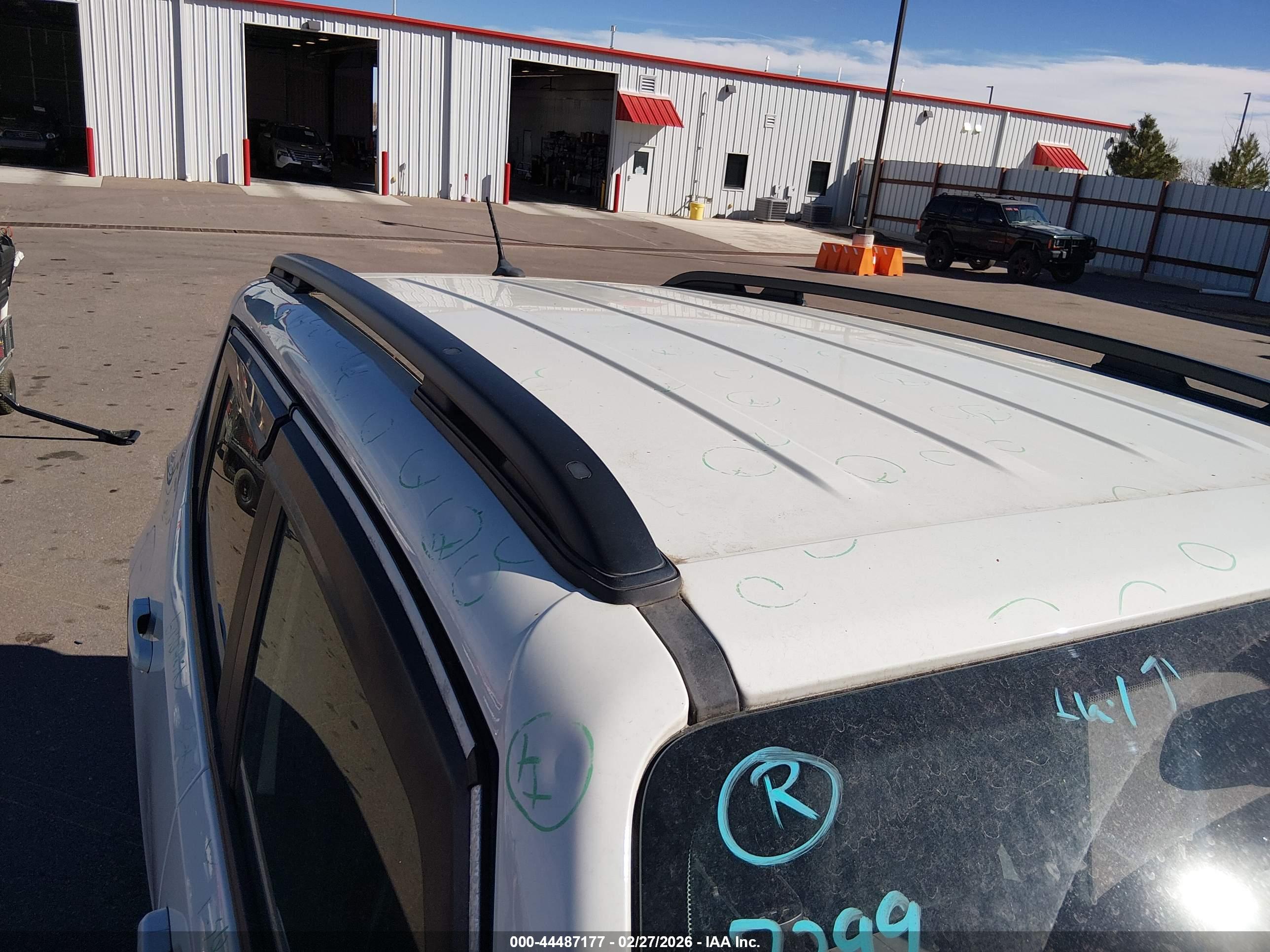 JEEP RENEGADE image 6