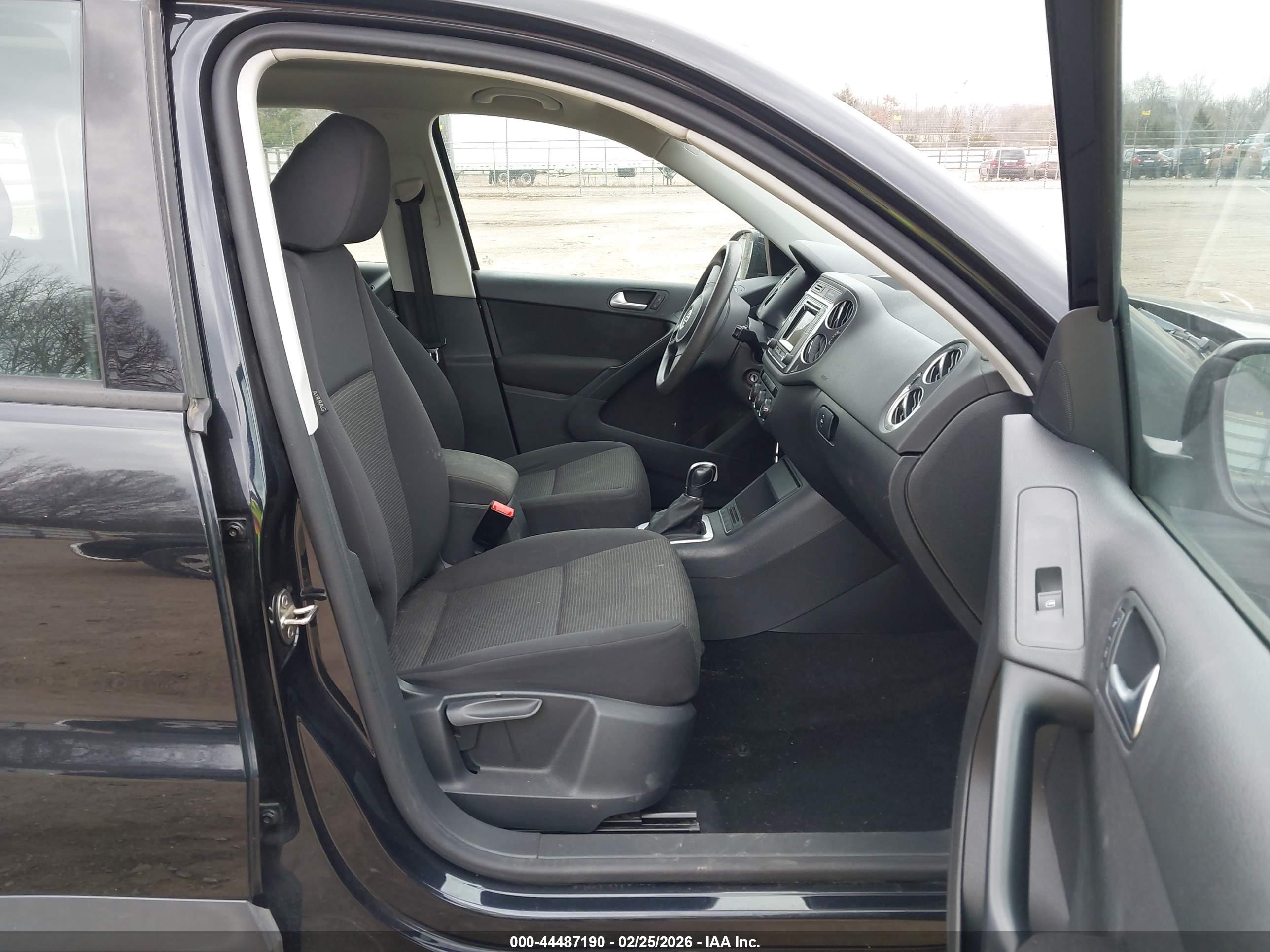 VOLKSWAGEN TIGUAN image 5
