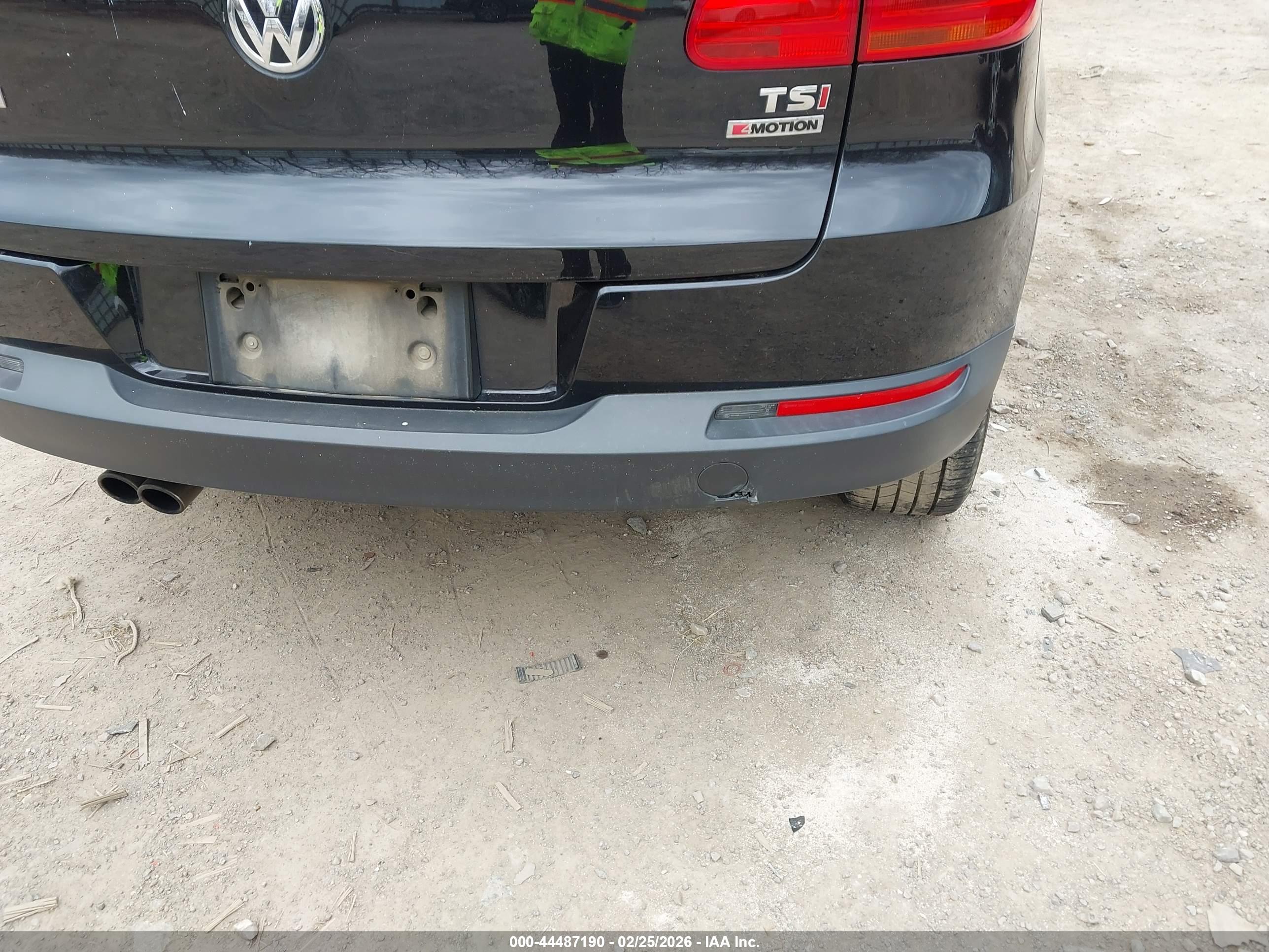 VOLKSWAGEN TIGUAN image 6
