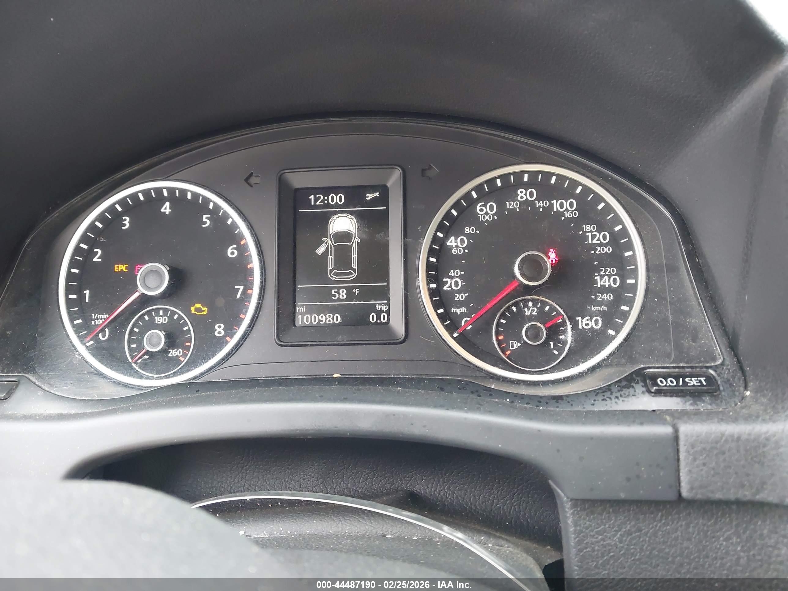 VOLKSWAGEN TIGUAN image 7