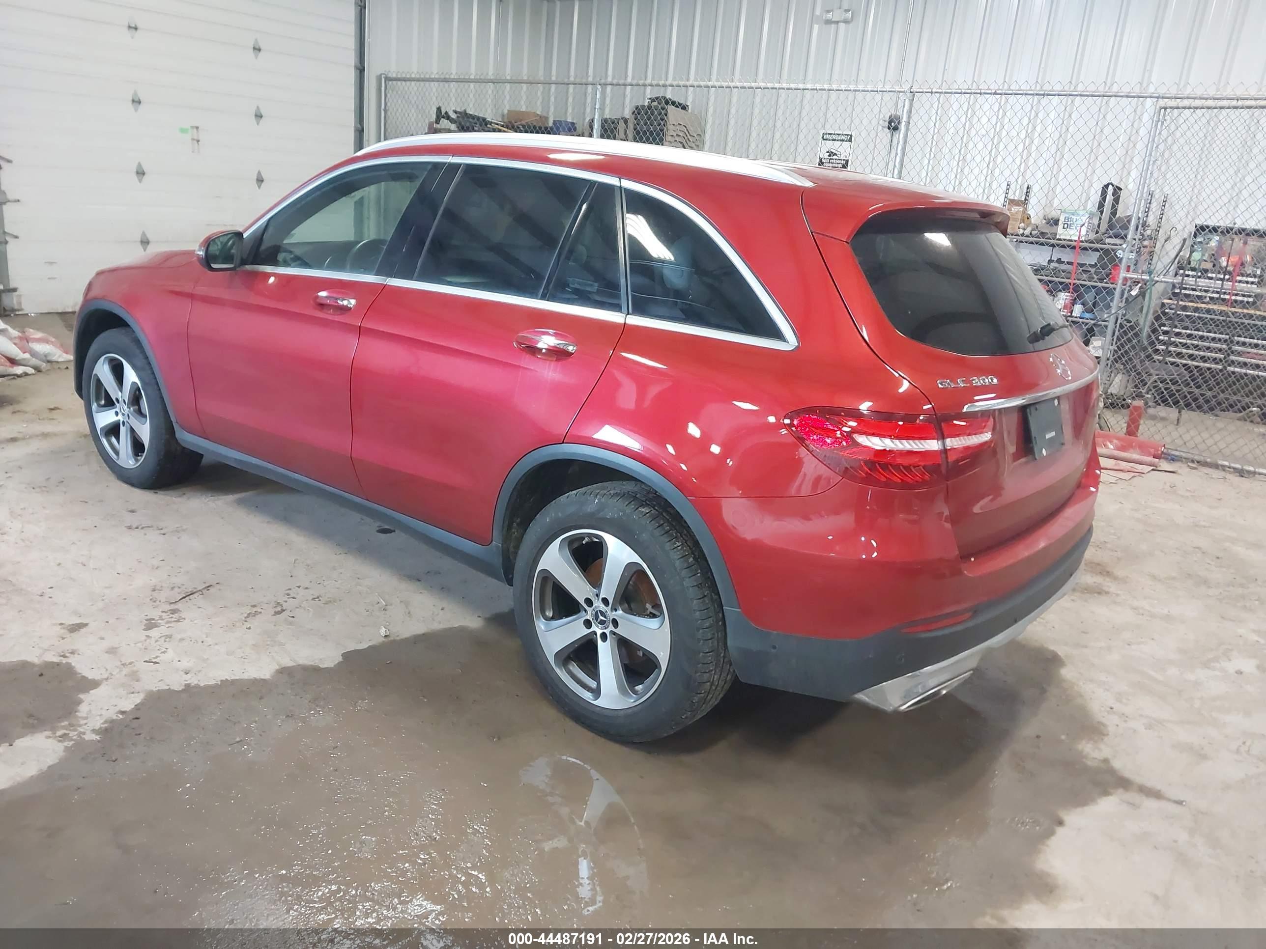 MERCEDES-BENZ GLC image 3