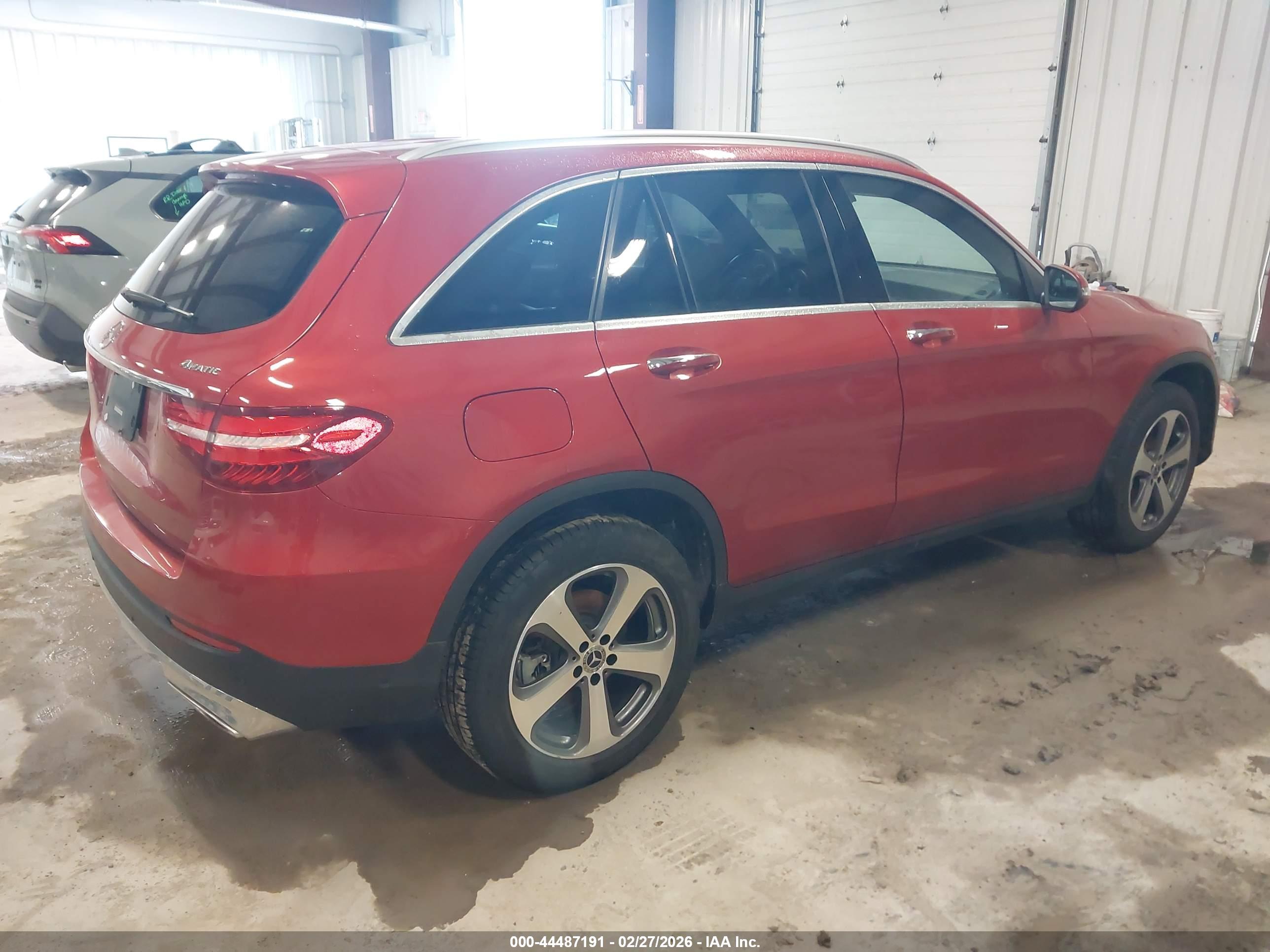 MERCEDES-BENZ GLC image 4