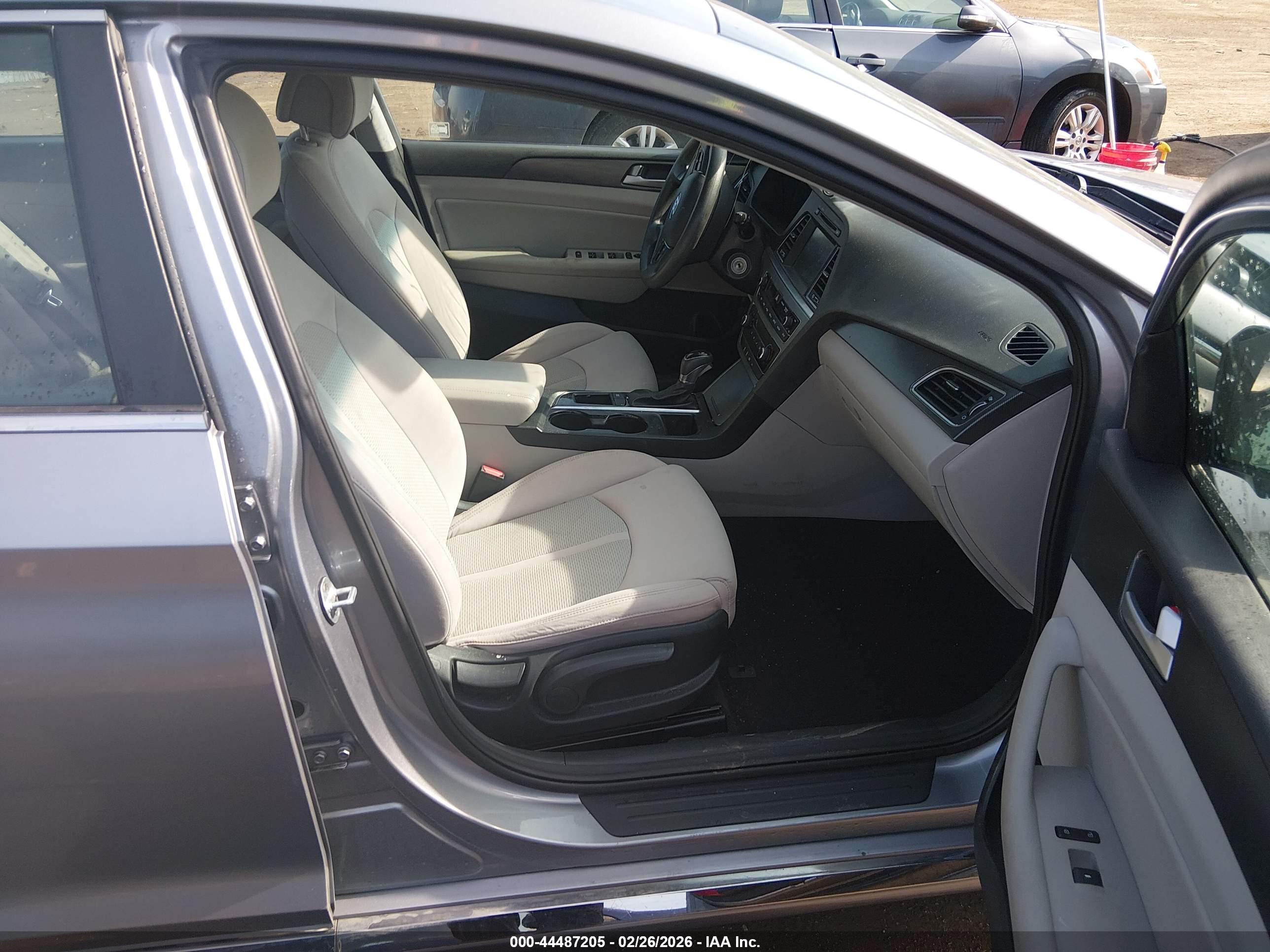 HYUNDAI SONATA image 5