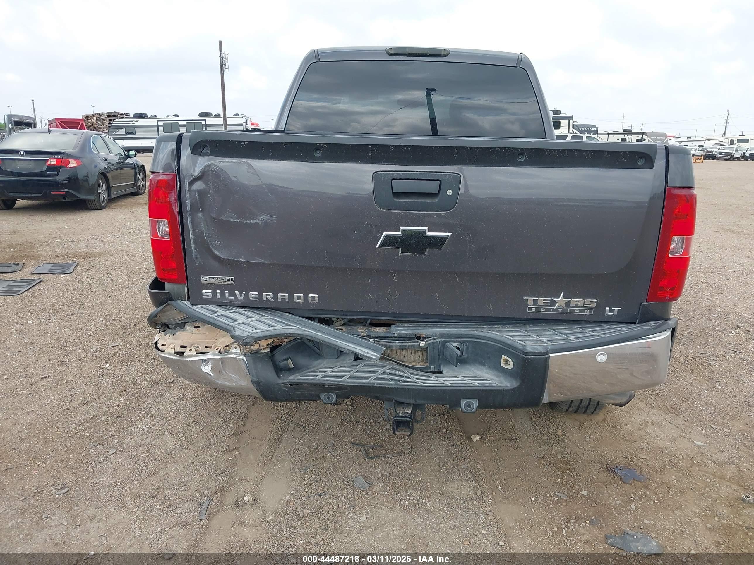 CHEVROLET SILVERADO image 6