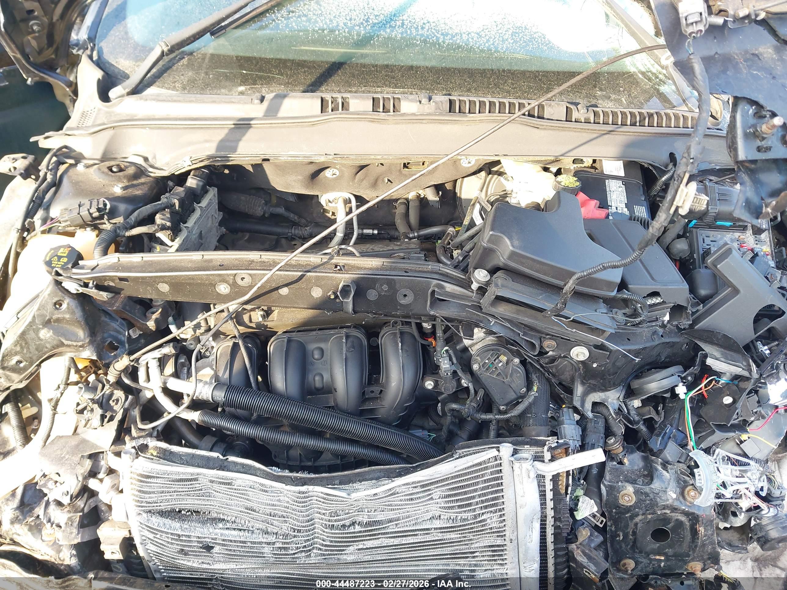 FORD FUSION image 10