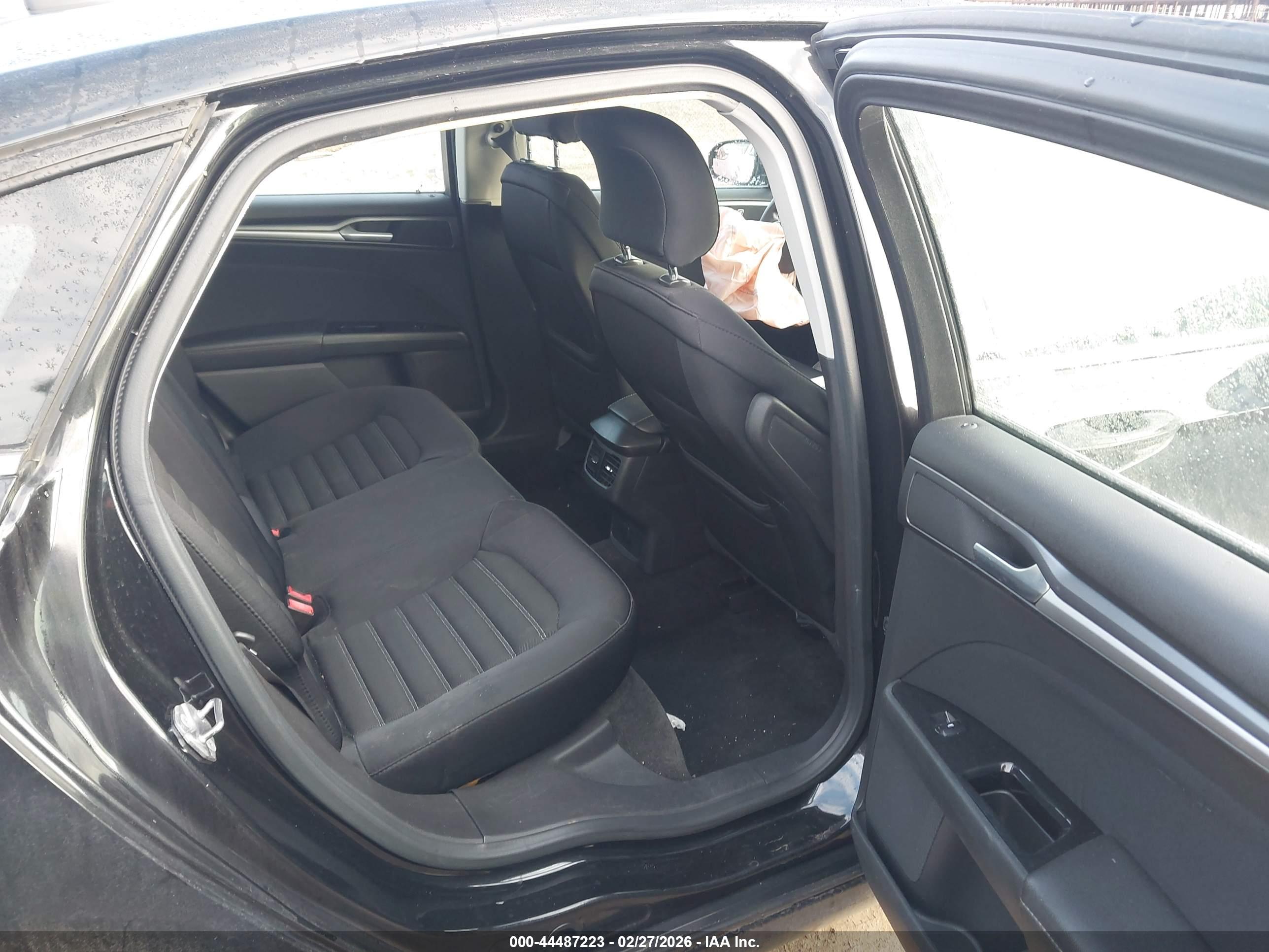 FORD FUSION image 8