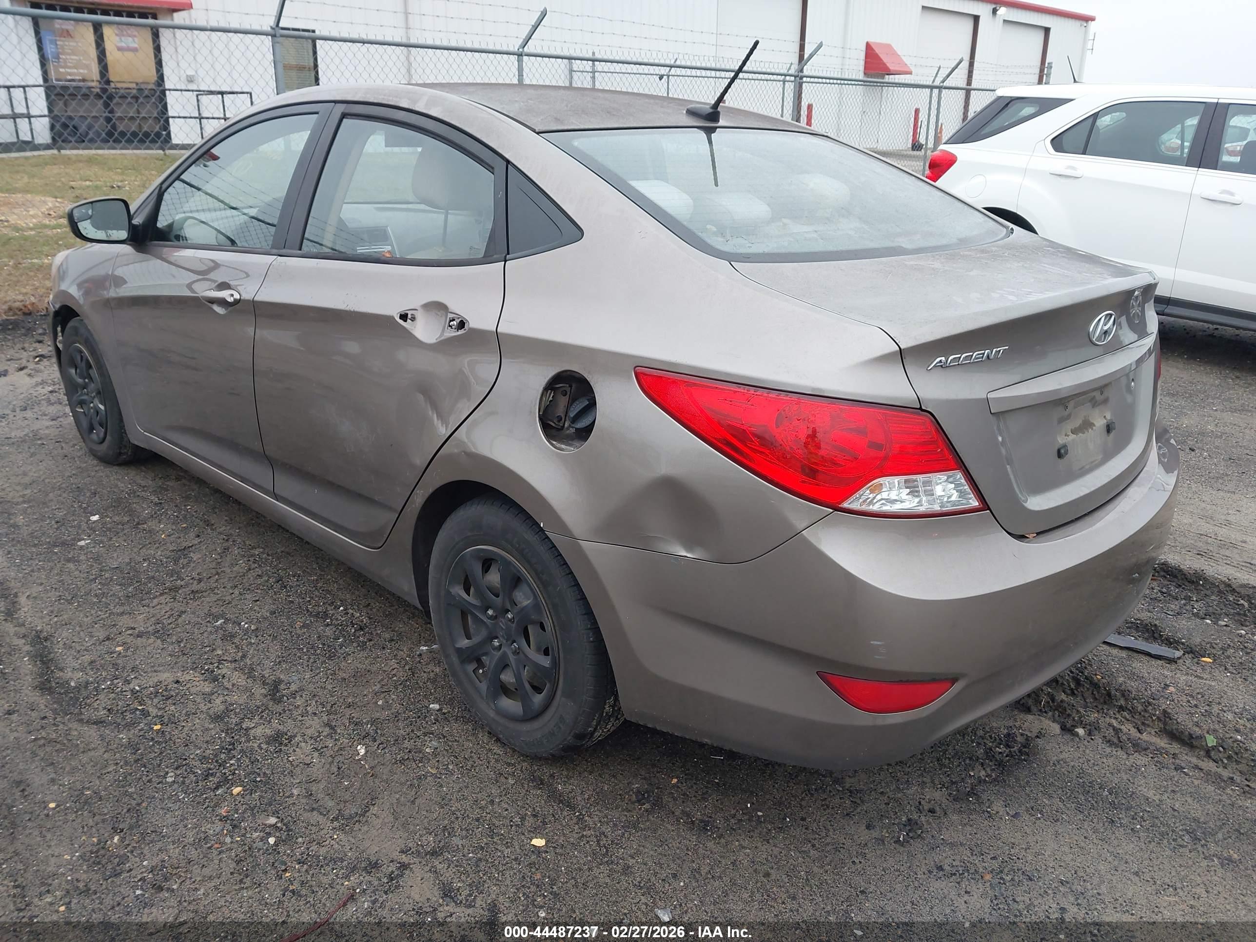 HYUNDAI ACCENT image 3