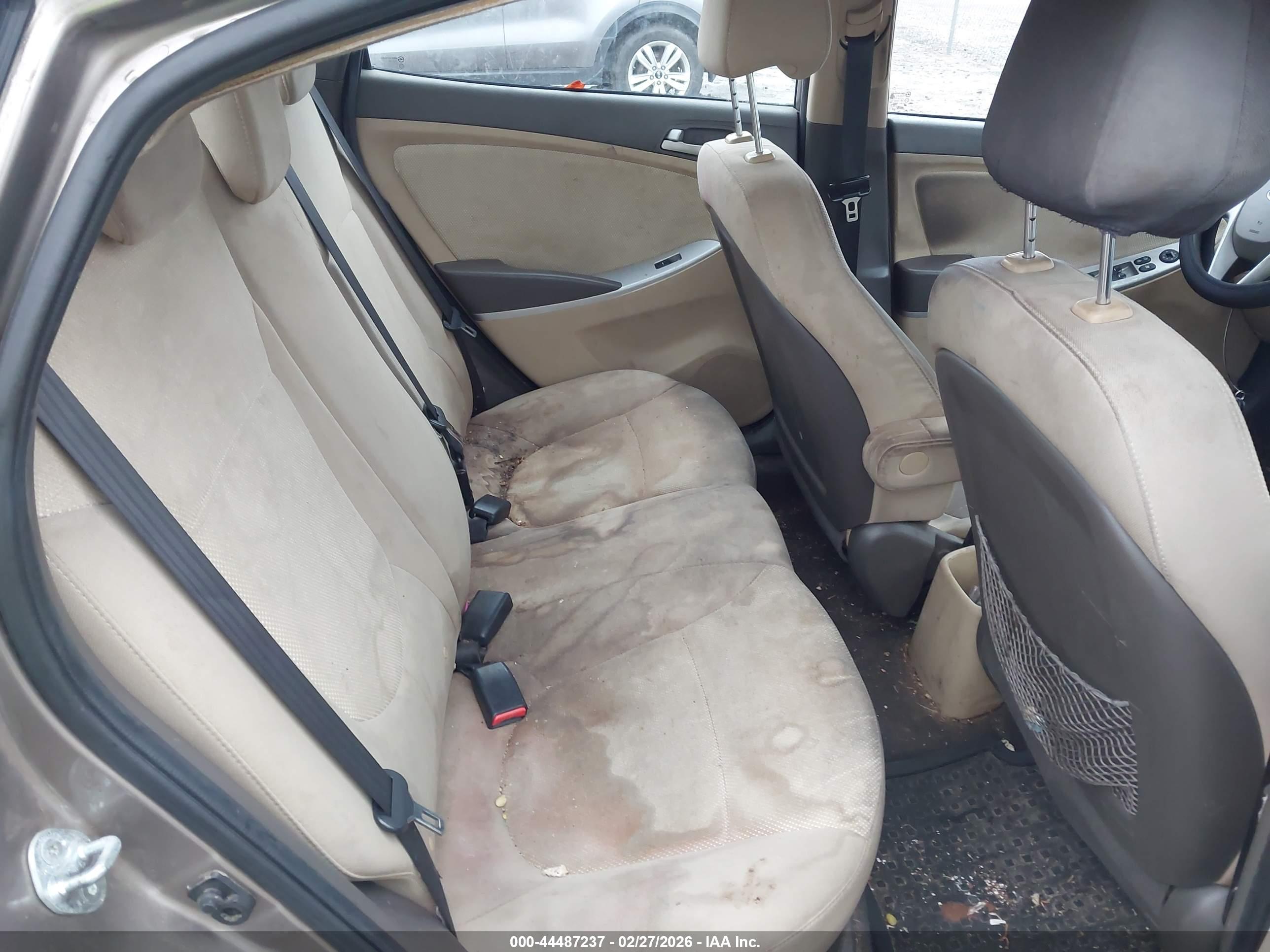 HYUNDAI ACCENT image 8