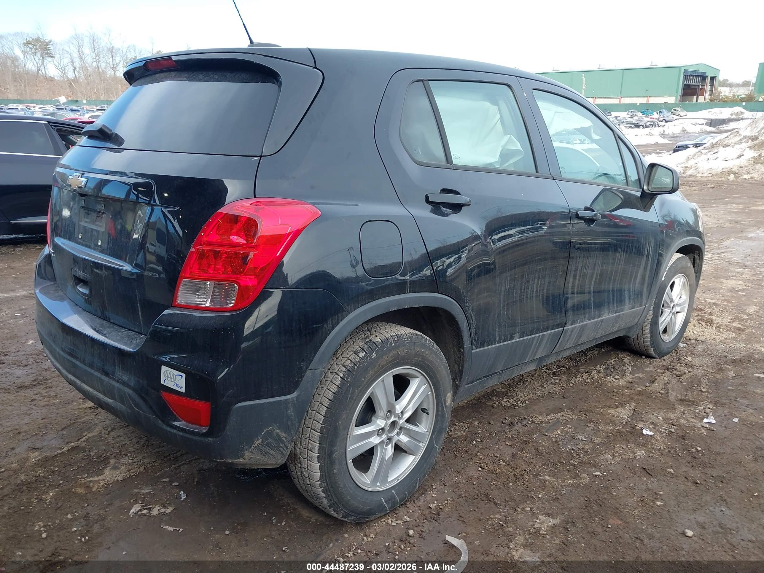 CHEVROLET TRAX image 4