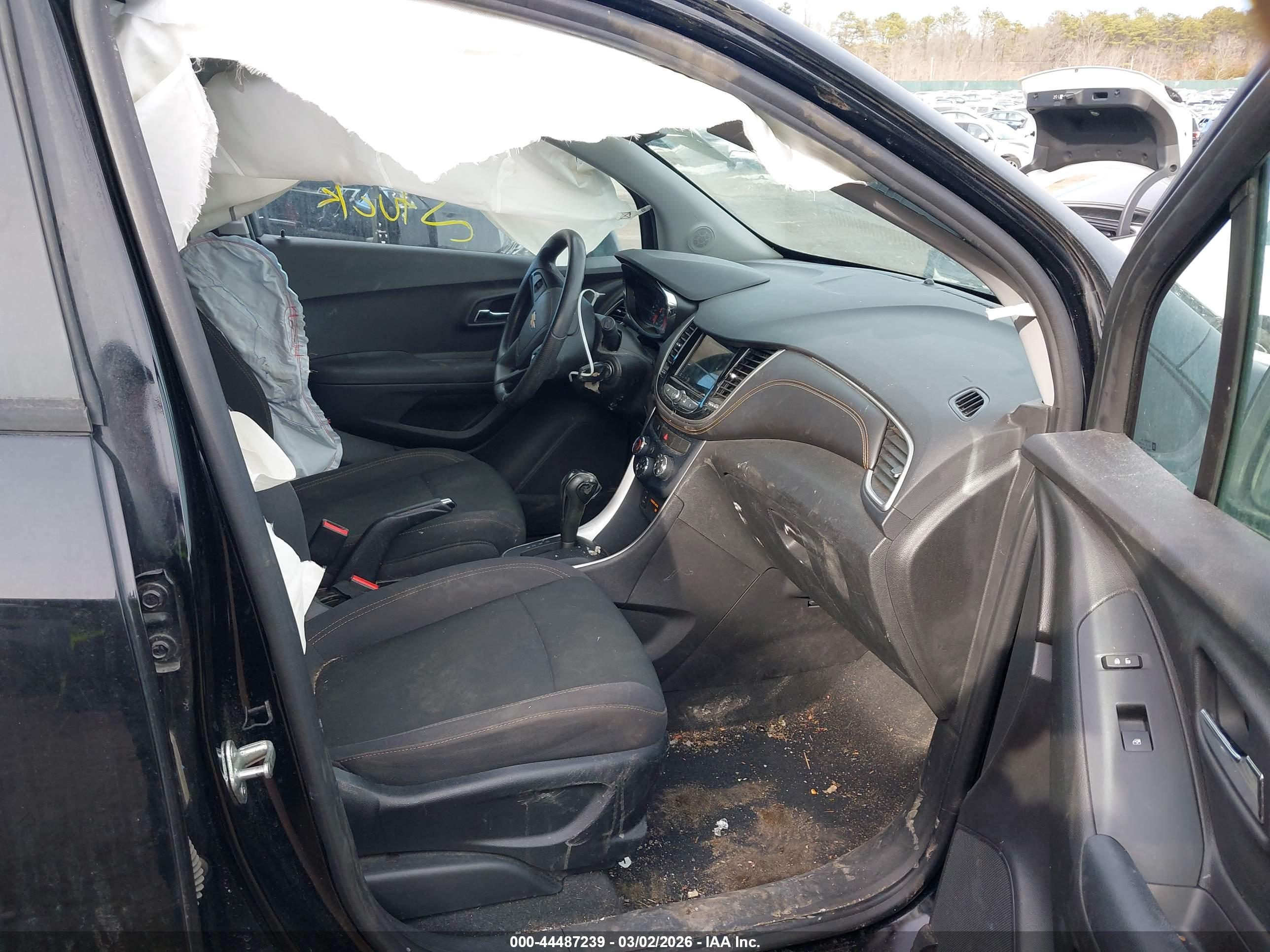 CHEVROLET TRAX image 5