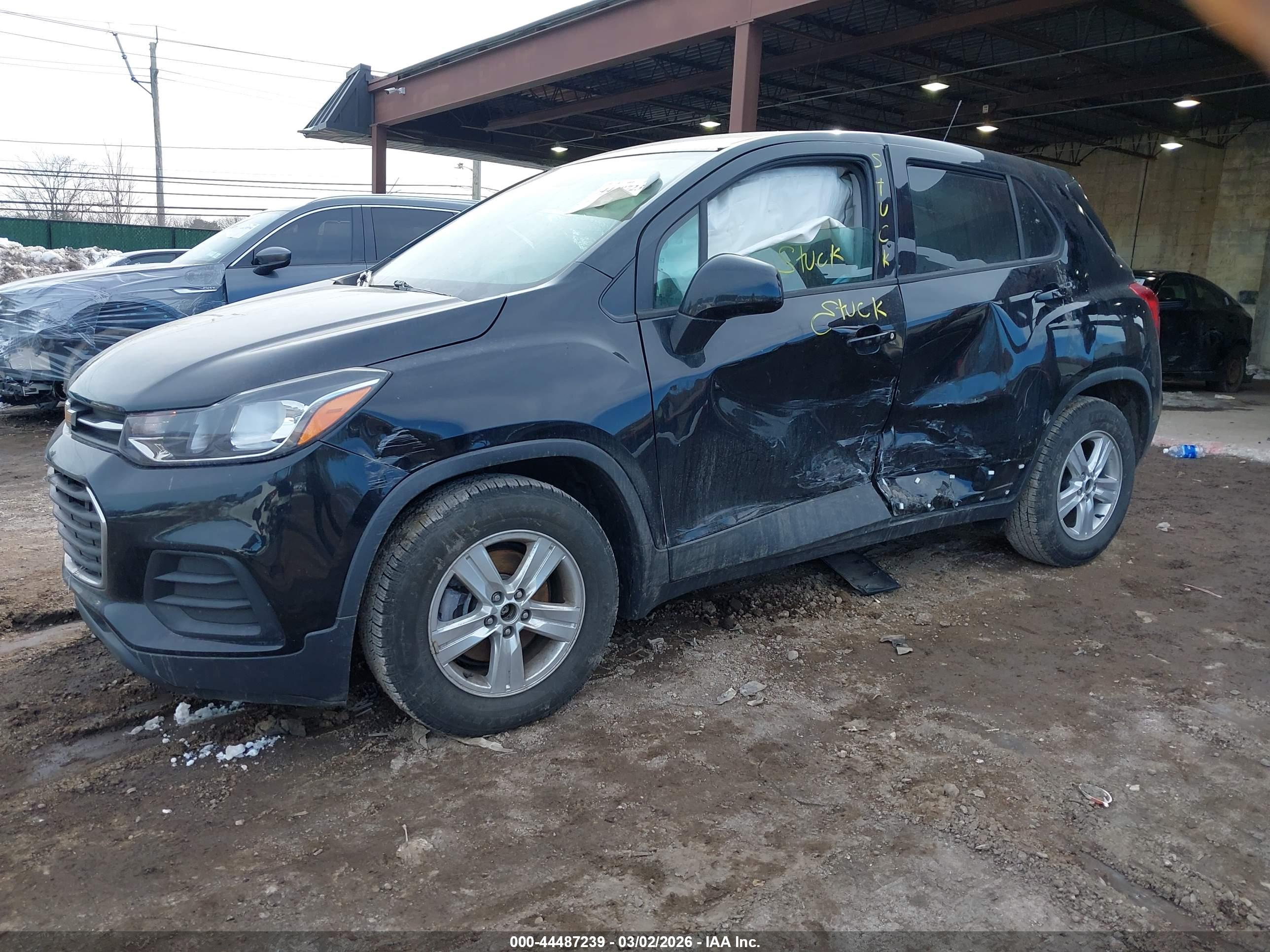CHEVROLET TRAX image 6