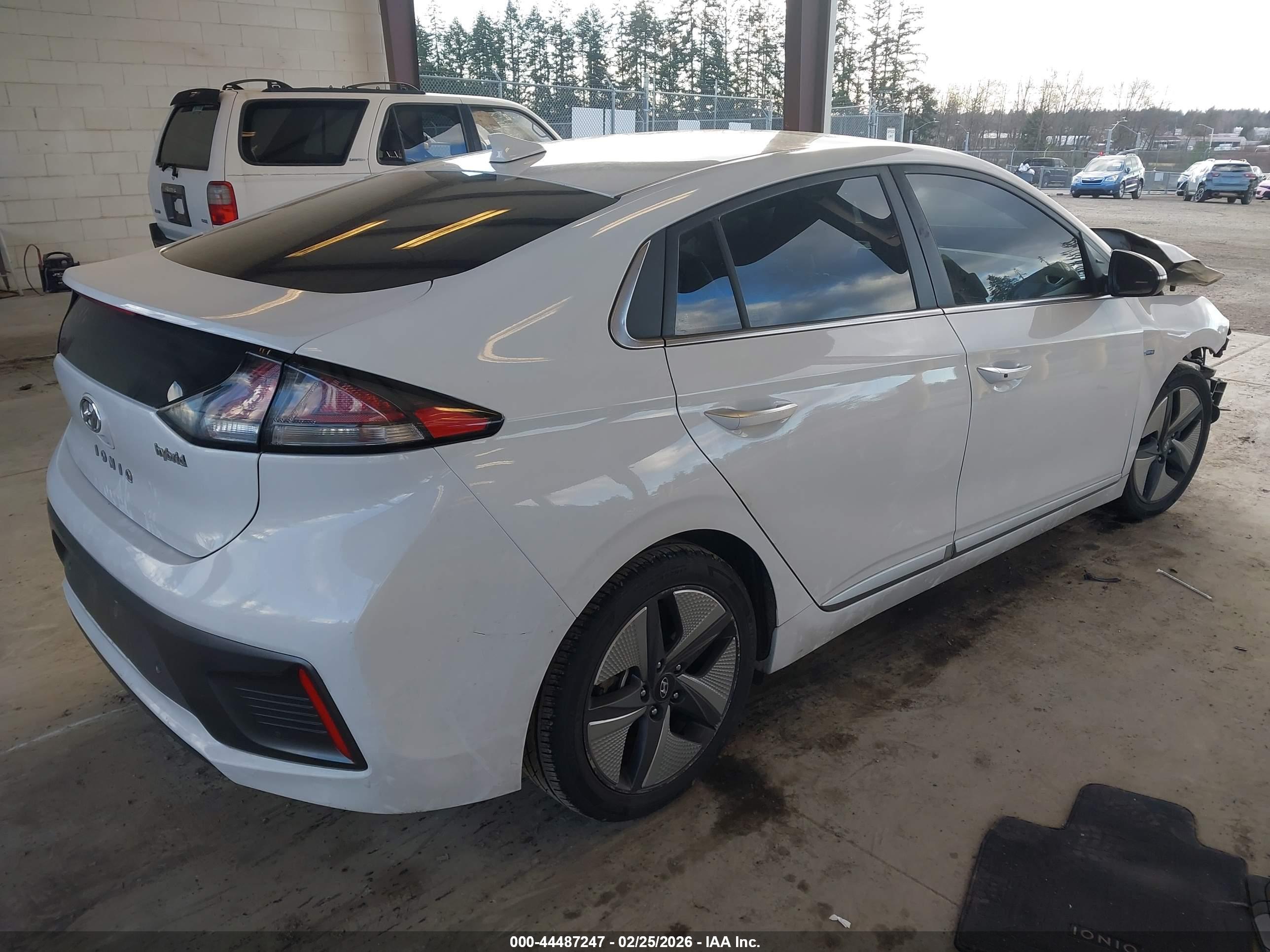 HYUNDAI IONIQ image 4