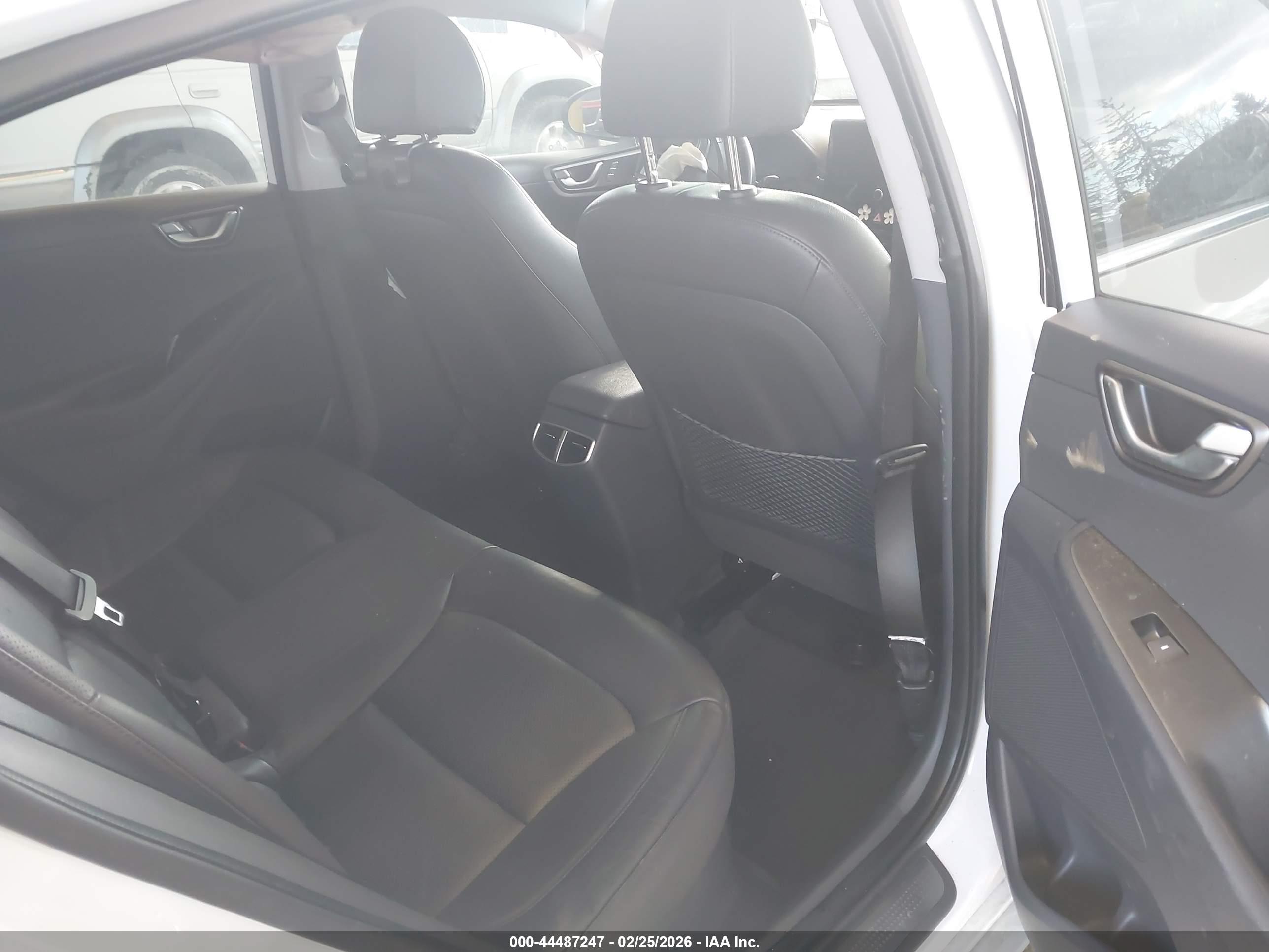 HYUNDAI IONIQ image 8