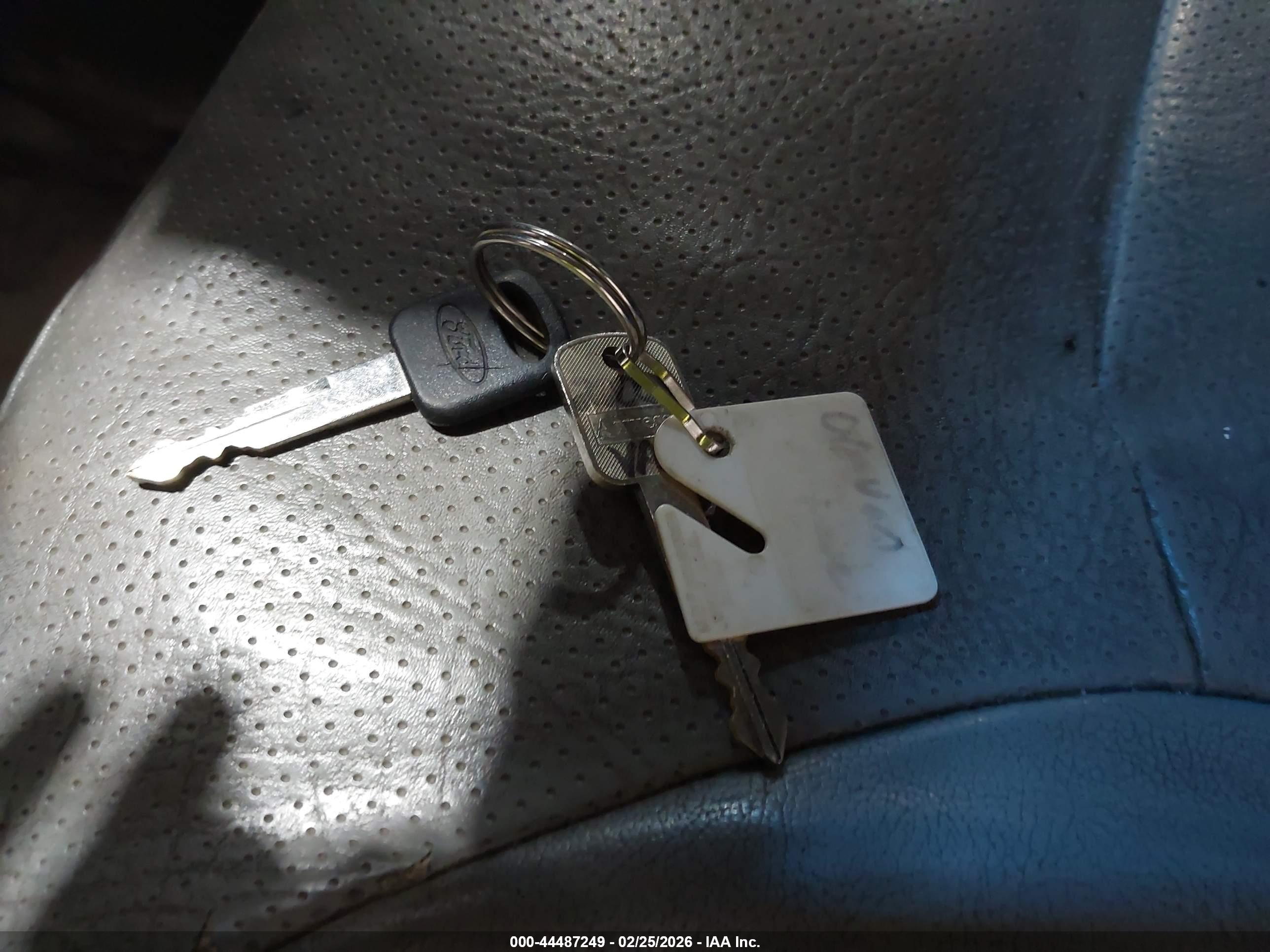 FORD E-350 image 11